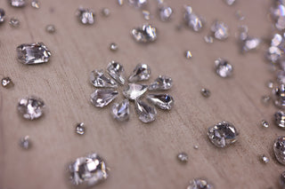 Broderie de lux tip dantela pietre pretioase C56 - Alb