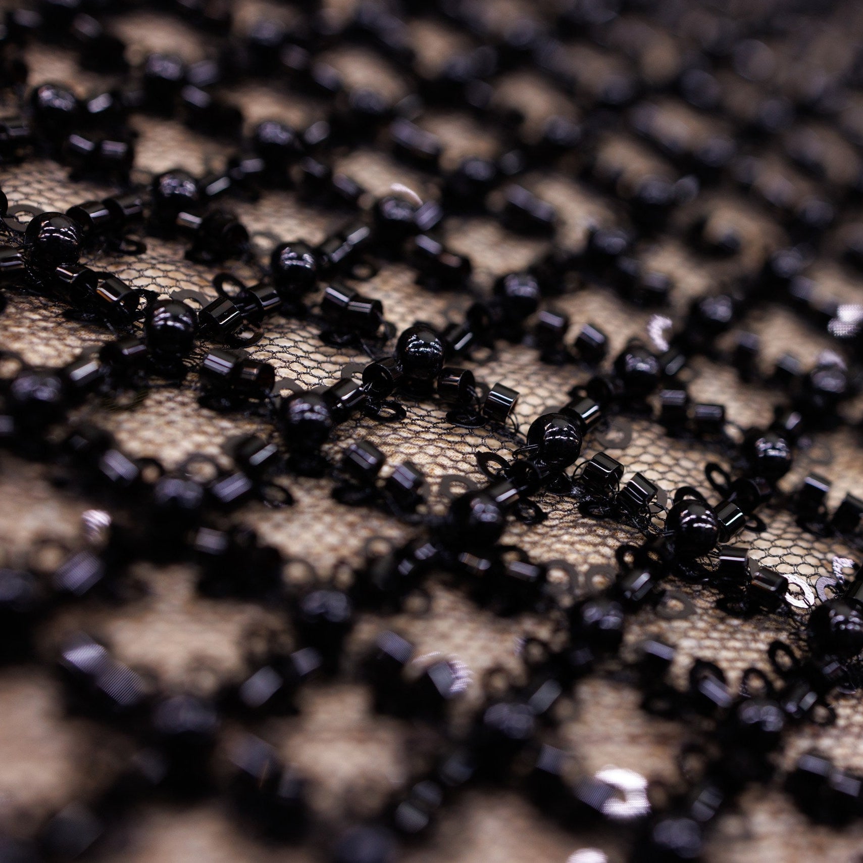 Broderie M4 Negru la metru
