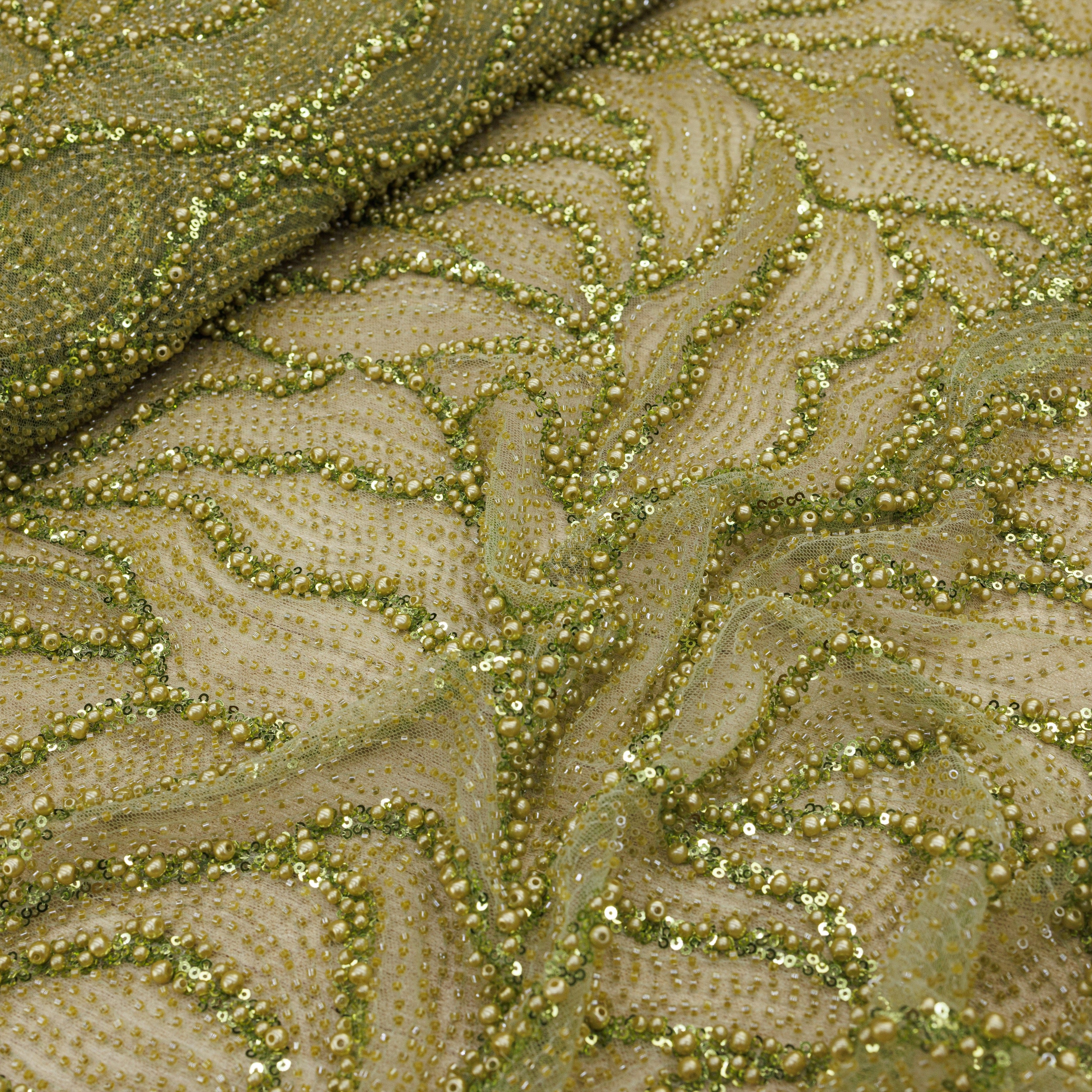 Broderie tip dantela cu perle