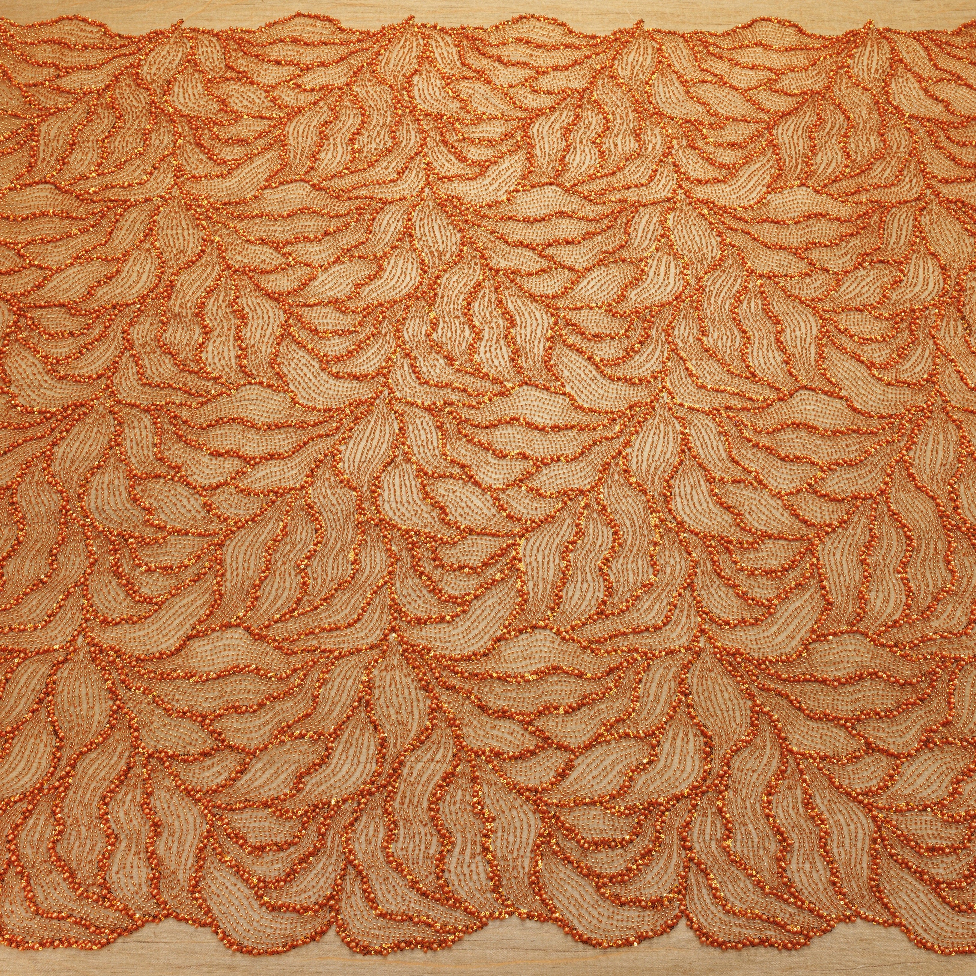 Broderie tip dantela cu perle