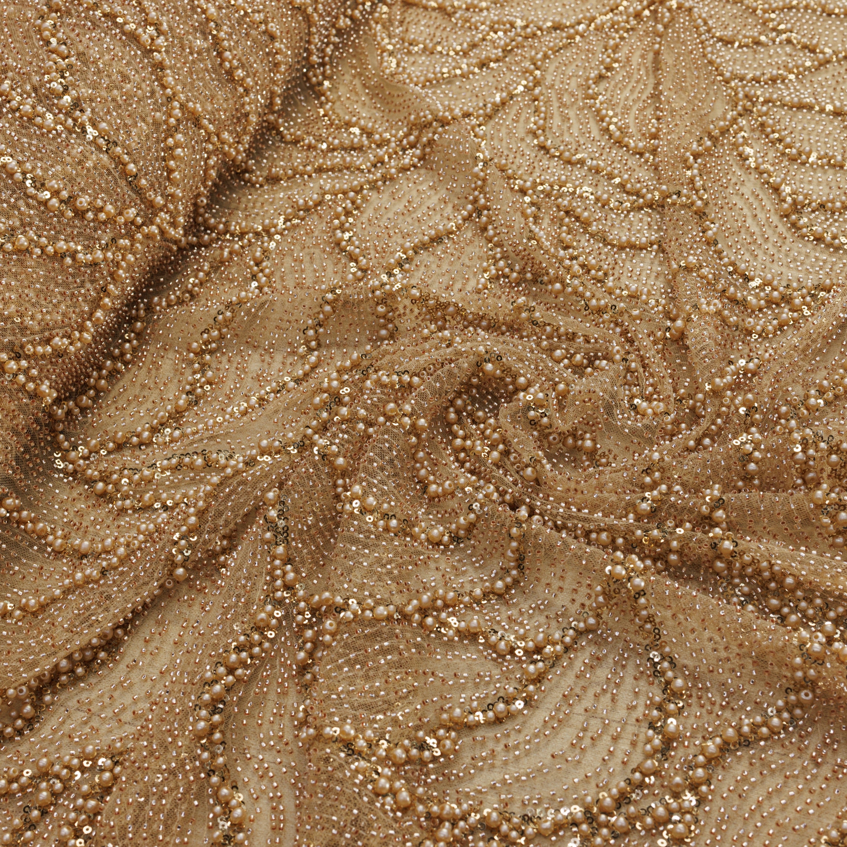 Broderie tip dantela cu perle