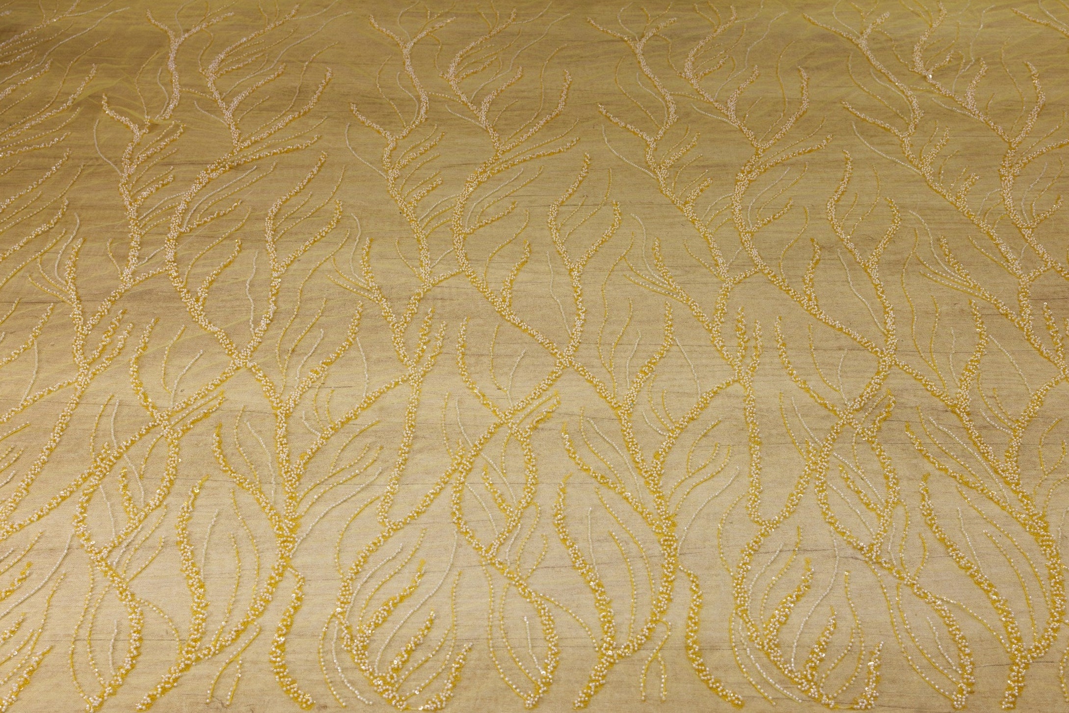 Broderie tip dantela cu perle/margele si paiete - Galben Auriu M9