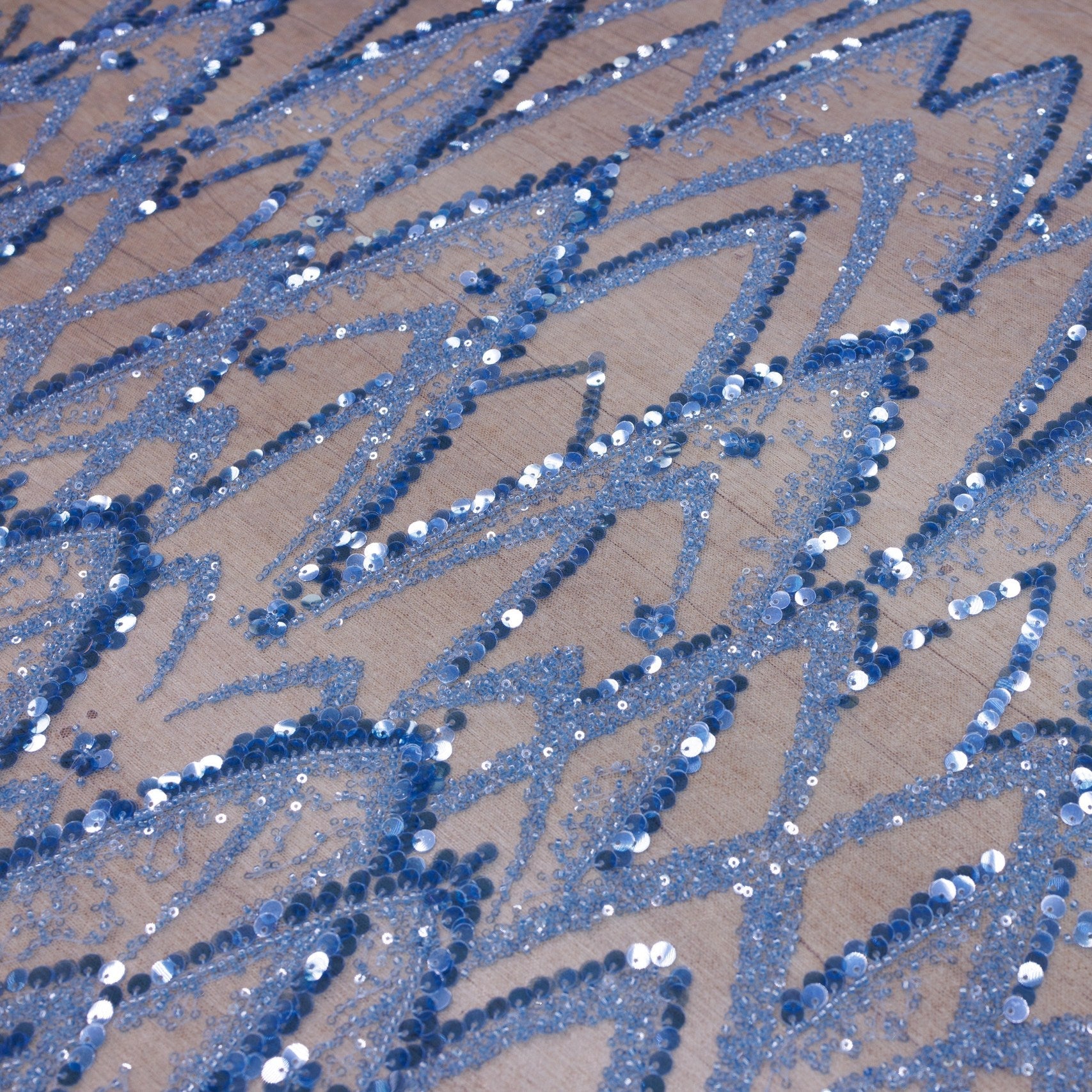 Broderie A31 Bleu la metru