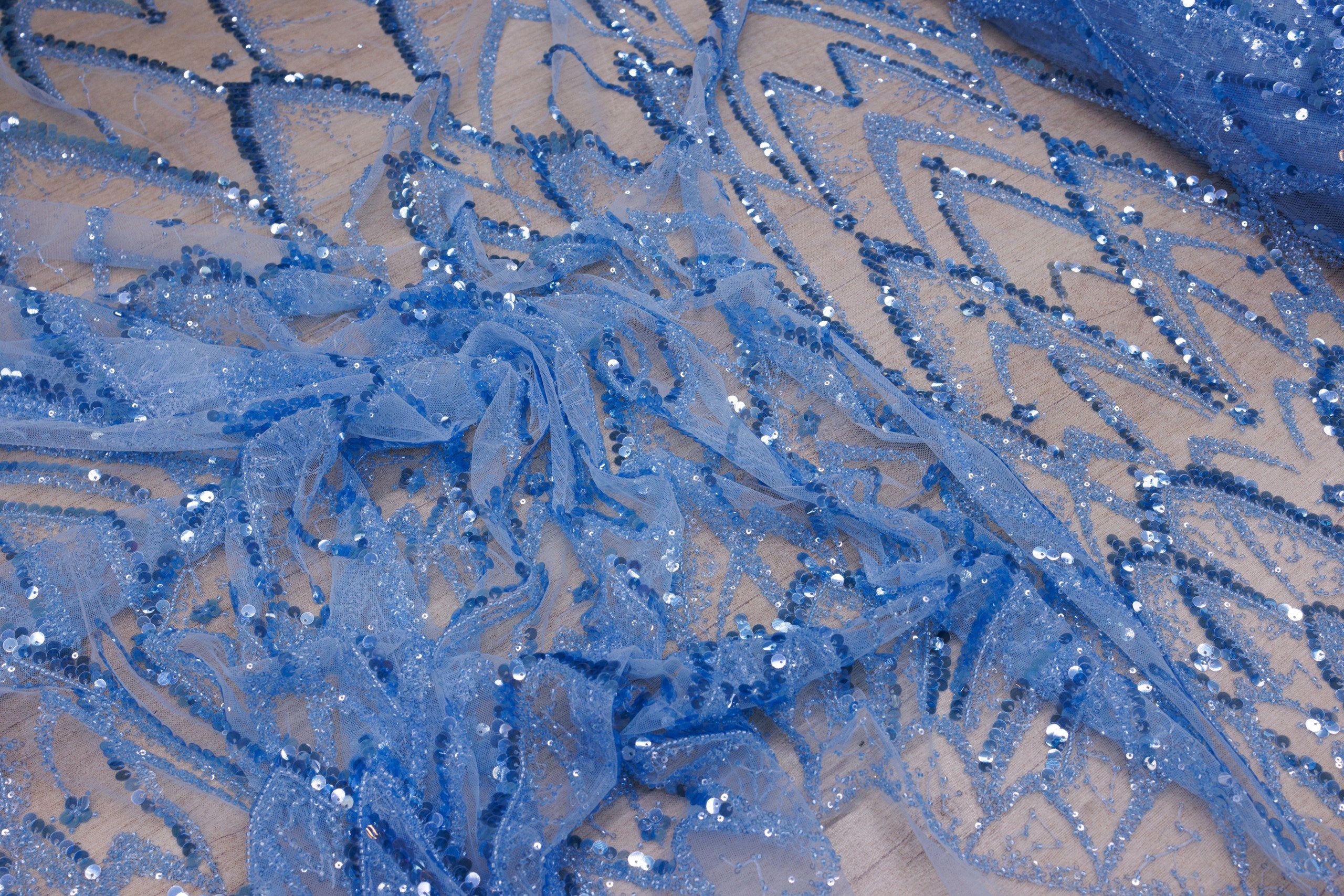 Broderie tip dantela cu perle/margele si paiete A31 - Bleu.