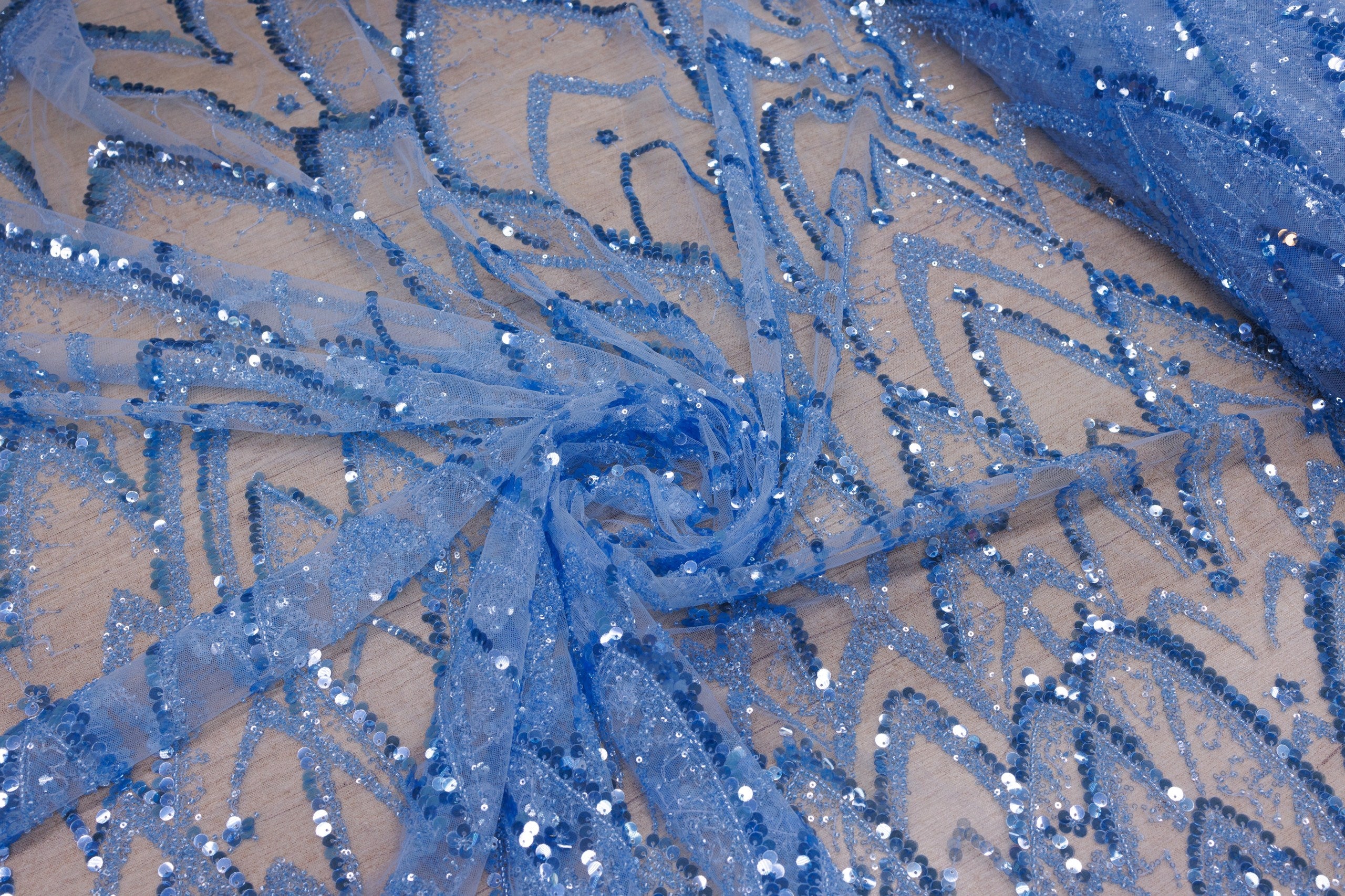 Broderie tip dantela cu perle/margele si paiete A31 - Bleu.