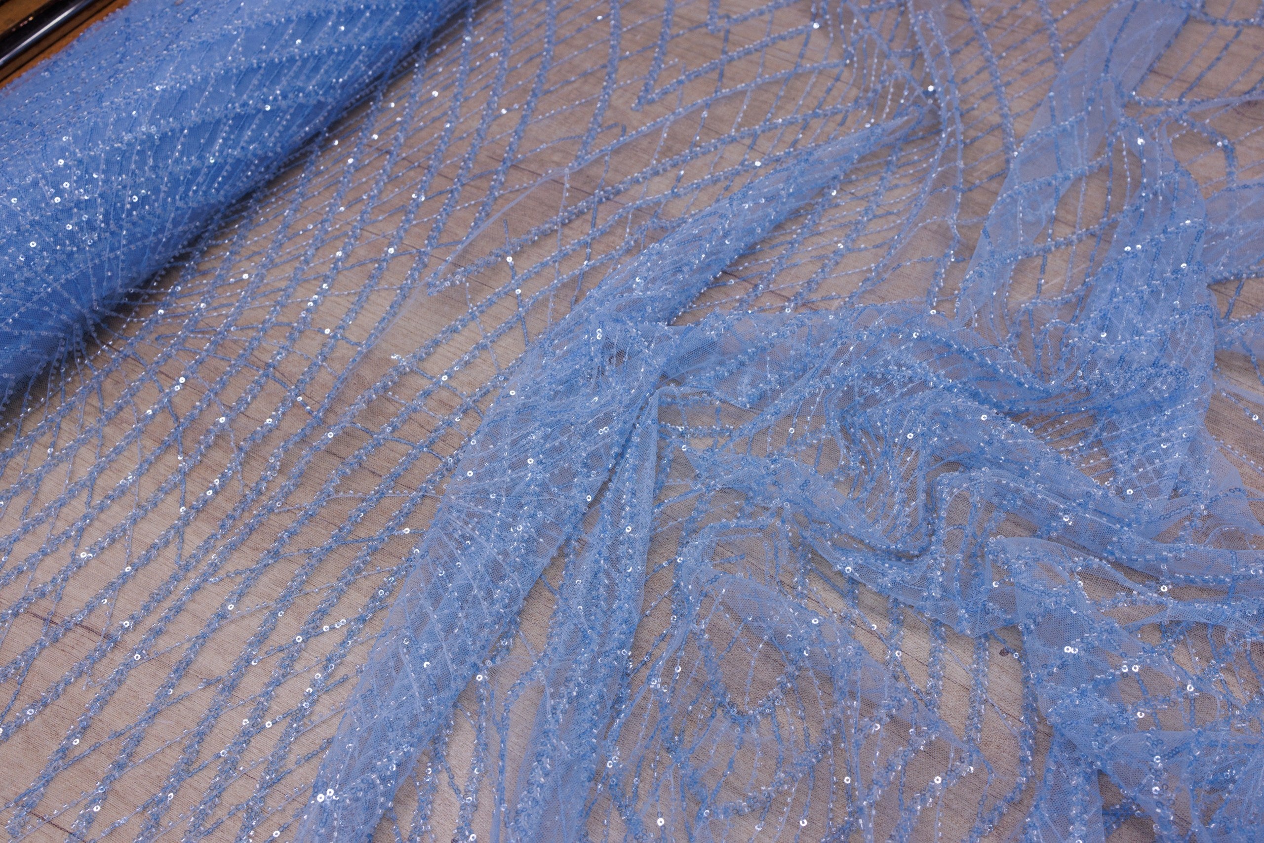 Broderie tip dantela cu perle/margele si paiete A28 - Bleu.