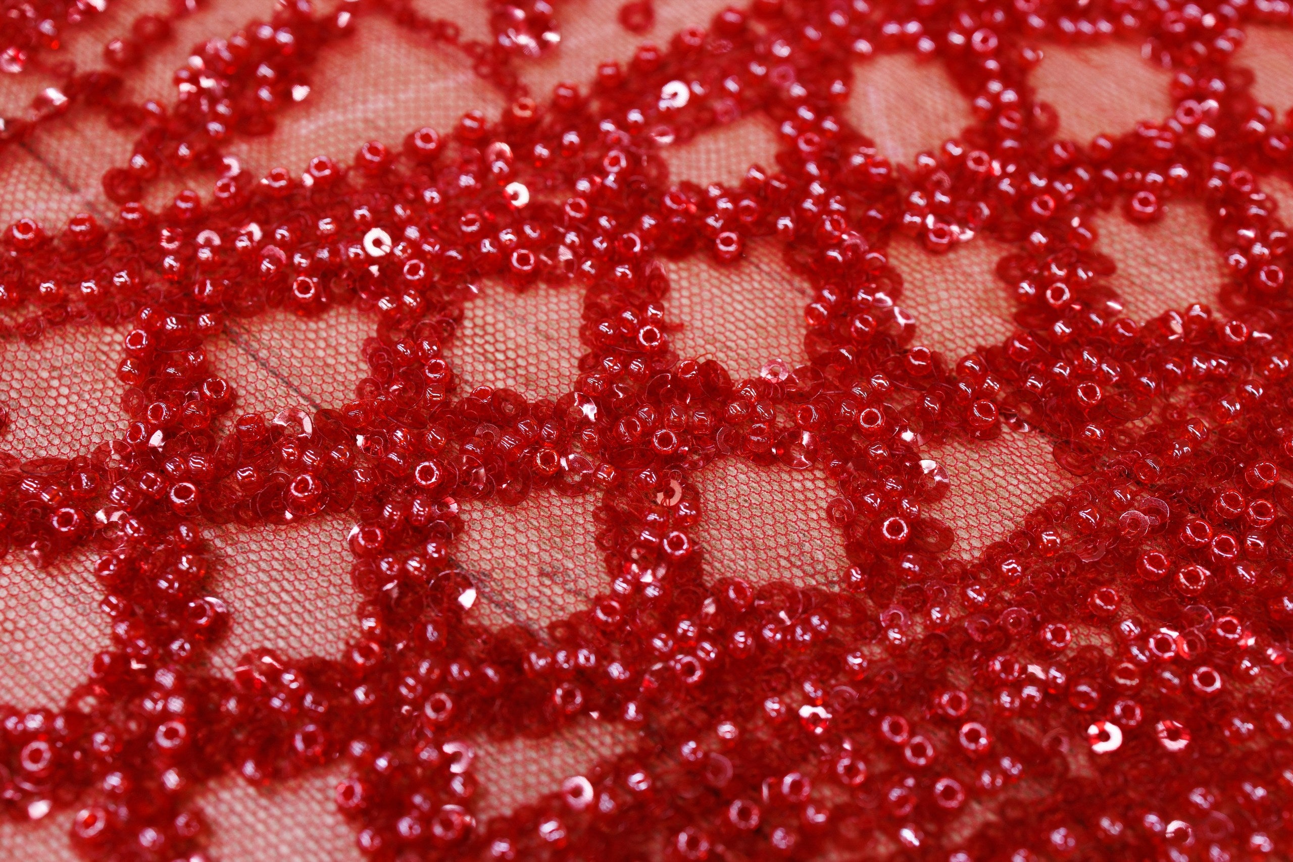 Broderie de lux tip dantela cu margele si paiete cusute manual A78 - Rosu