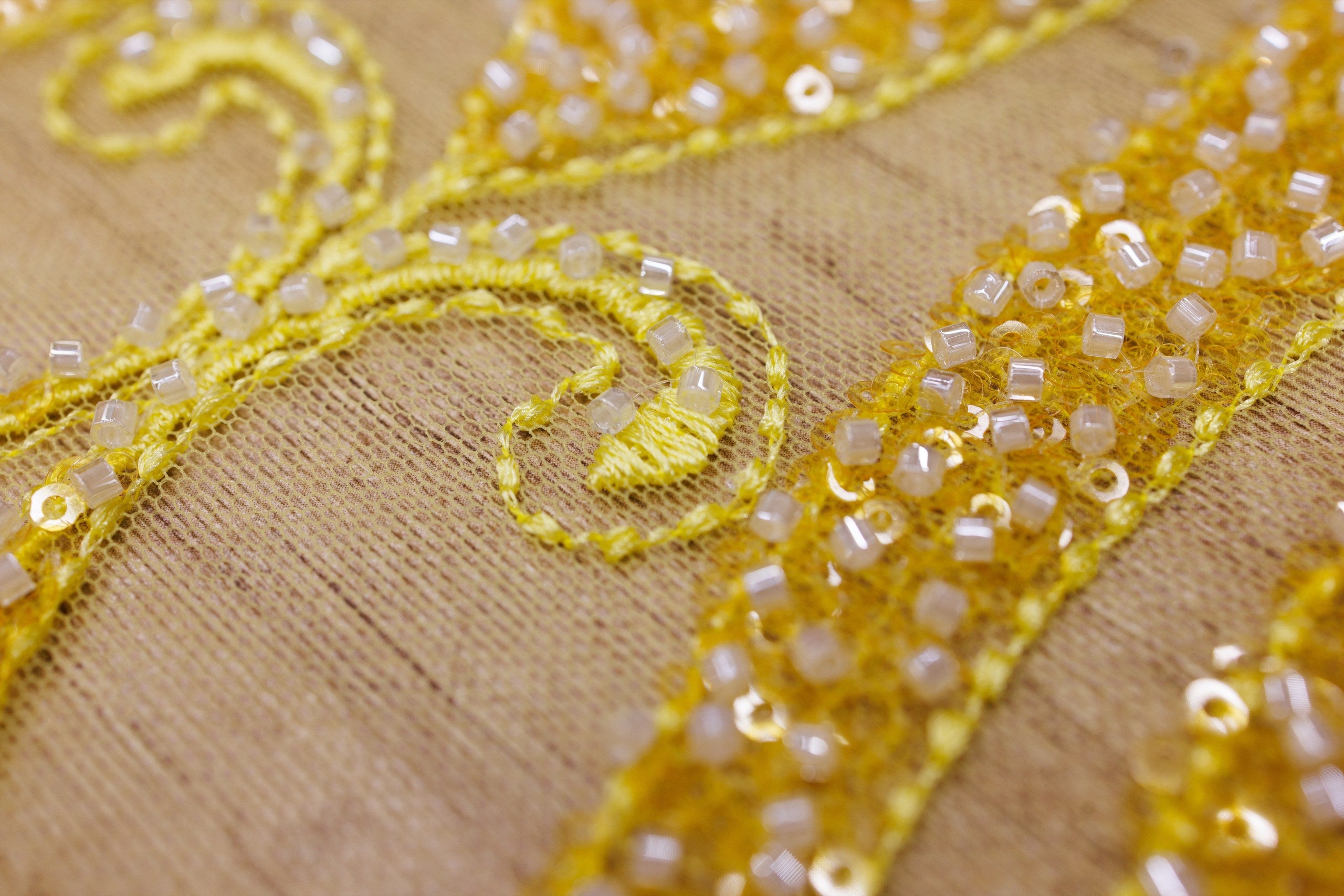 Broderie tip dantela cu perle/margele si paiete A88 - Galben