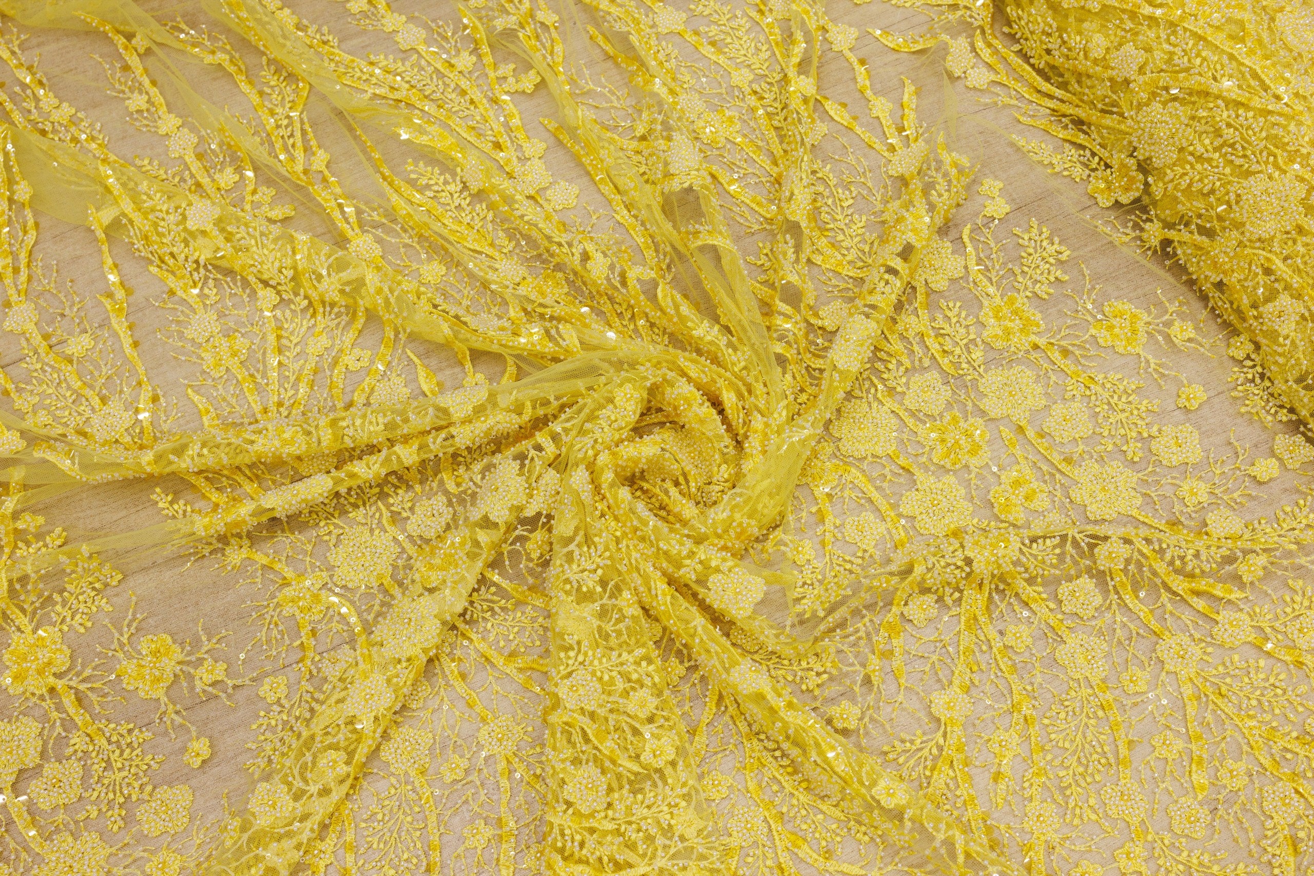 Broderie tip dantela cu perle/margele si paiete A89 - Galben