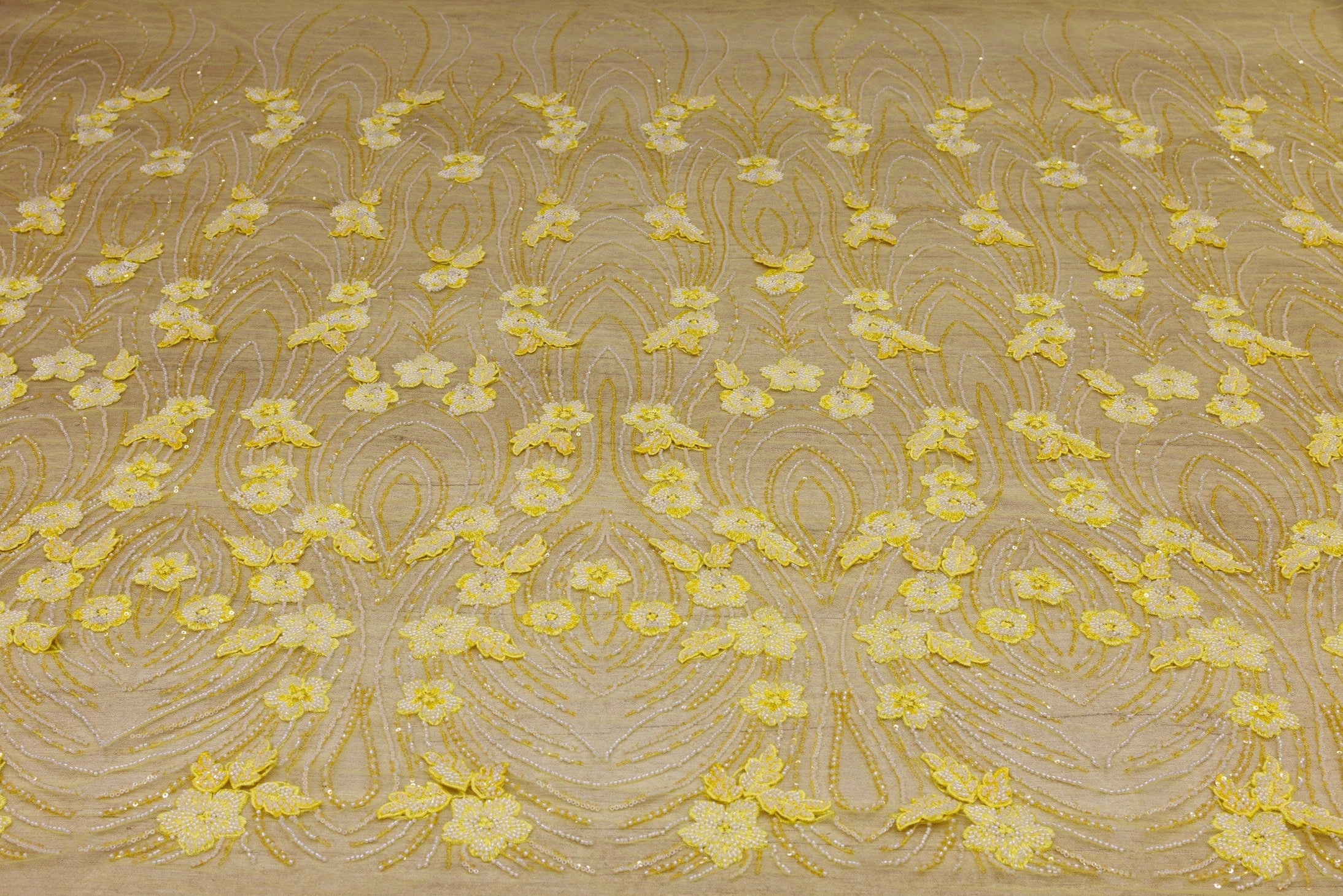 Broderie de lux tip dantela cu flori 3D si margele cusute manual A90 - Galben