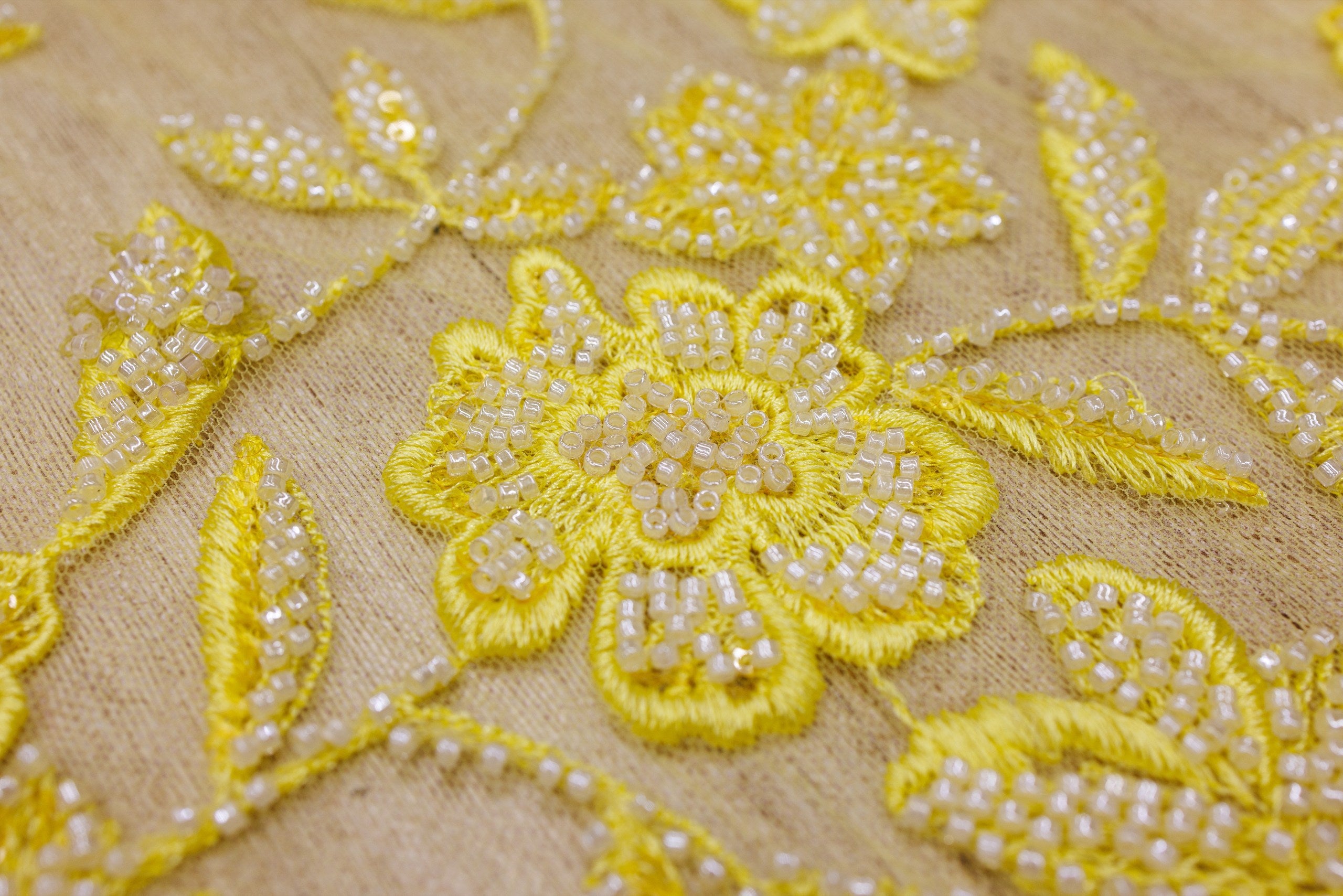 Broderie de lux tip dantela cu flori 3D si margele cusute manual A93 - Galben
