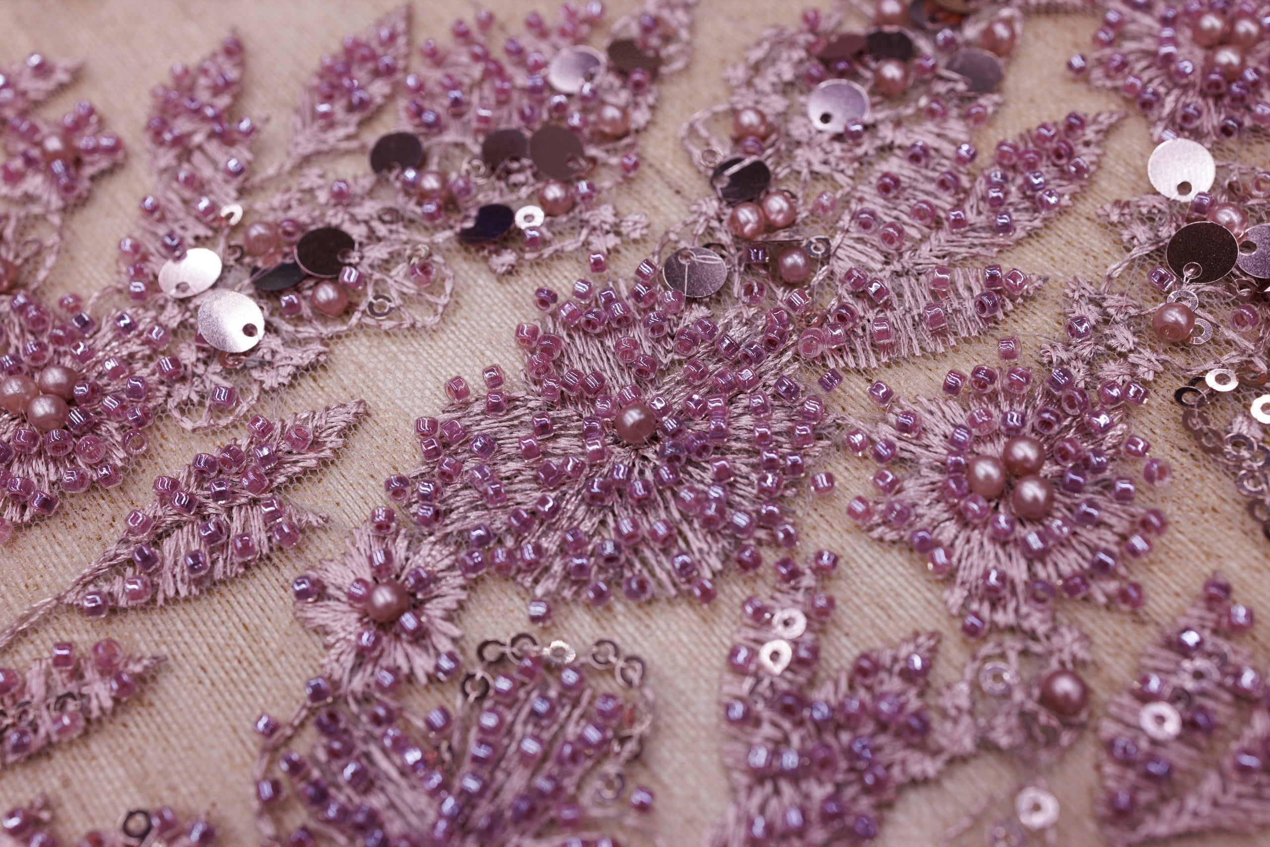 Broderie tip dantela cu perle/margele si paiete B1 - Mov