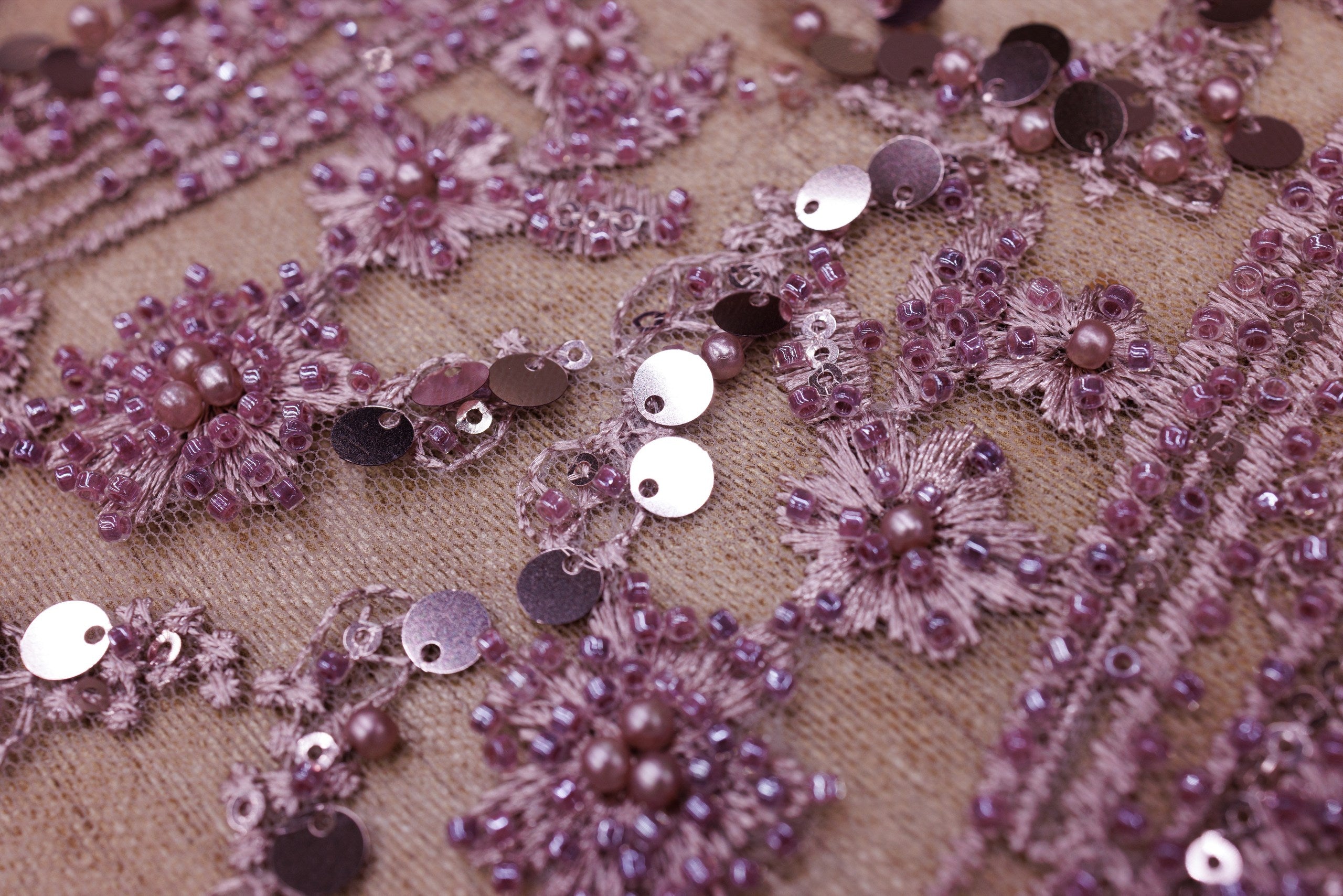 Broderie tip dantela cu perle/margele si paiete B1 - Mov