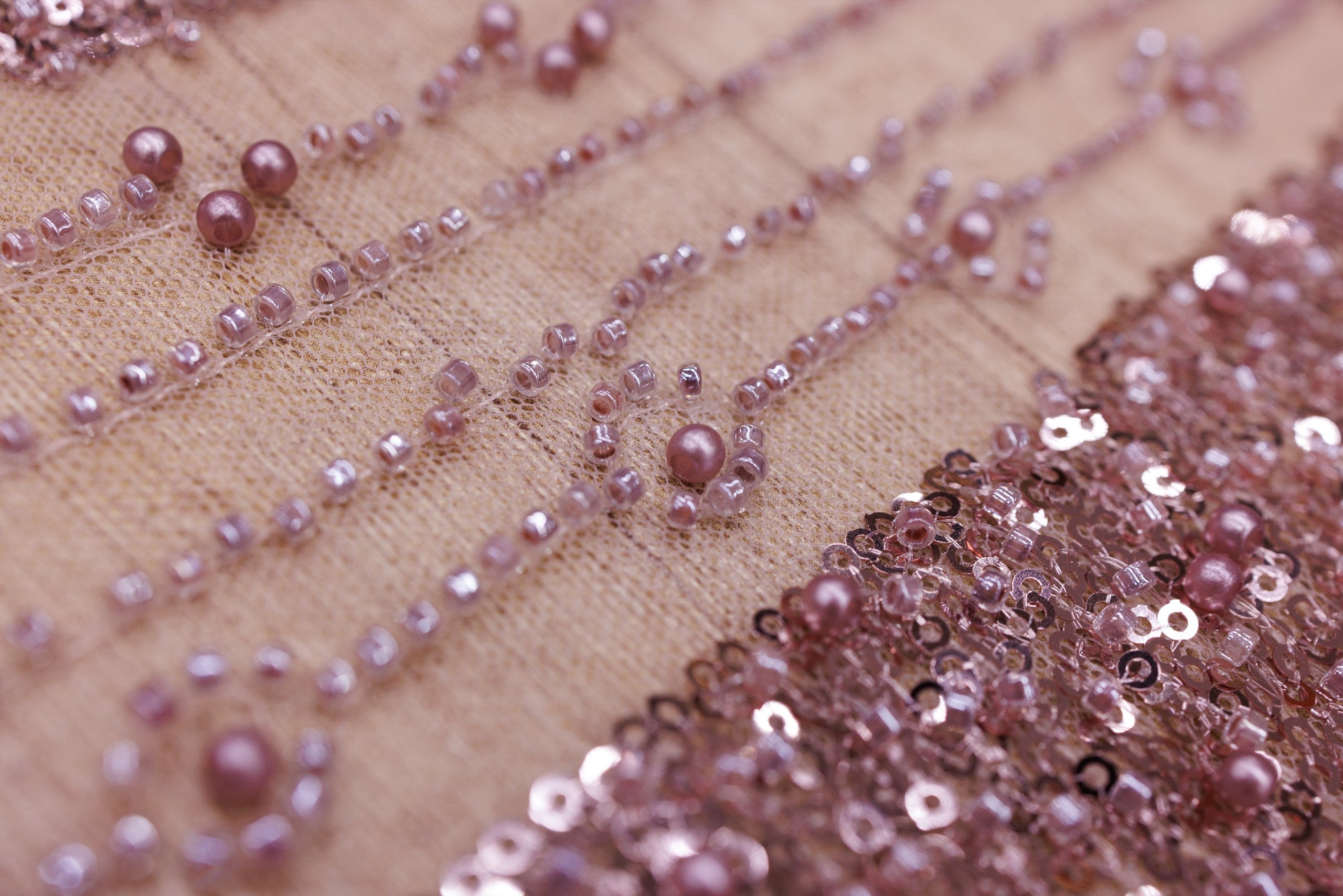 Broderie tip dantela cu margele si paiete A70 - Roz
