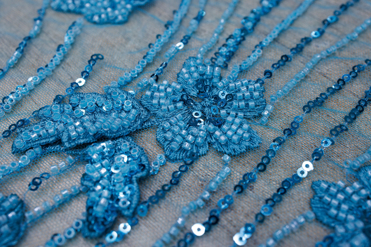 Broderie de lux tip dantela cu flori 3D si margele cusute manual A90 - Bleu