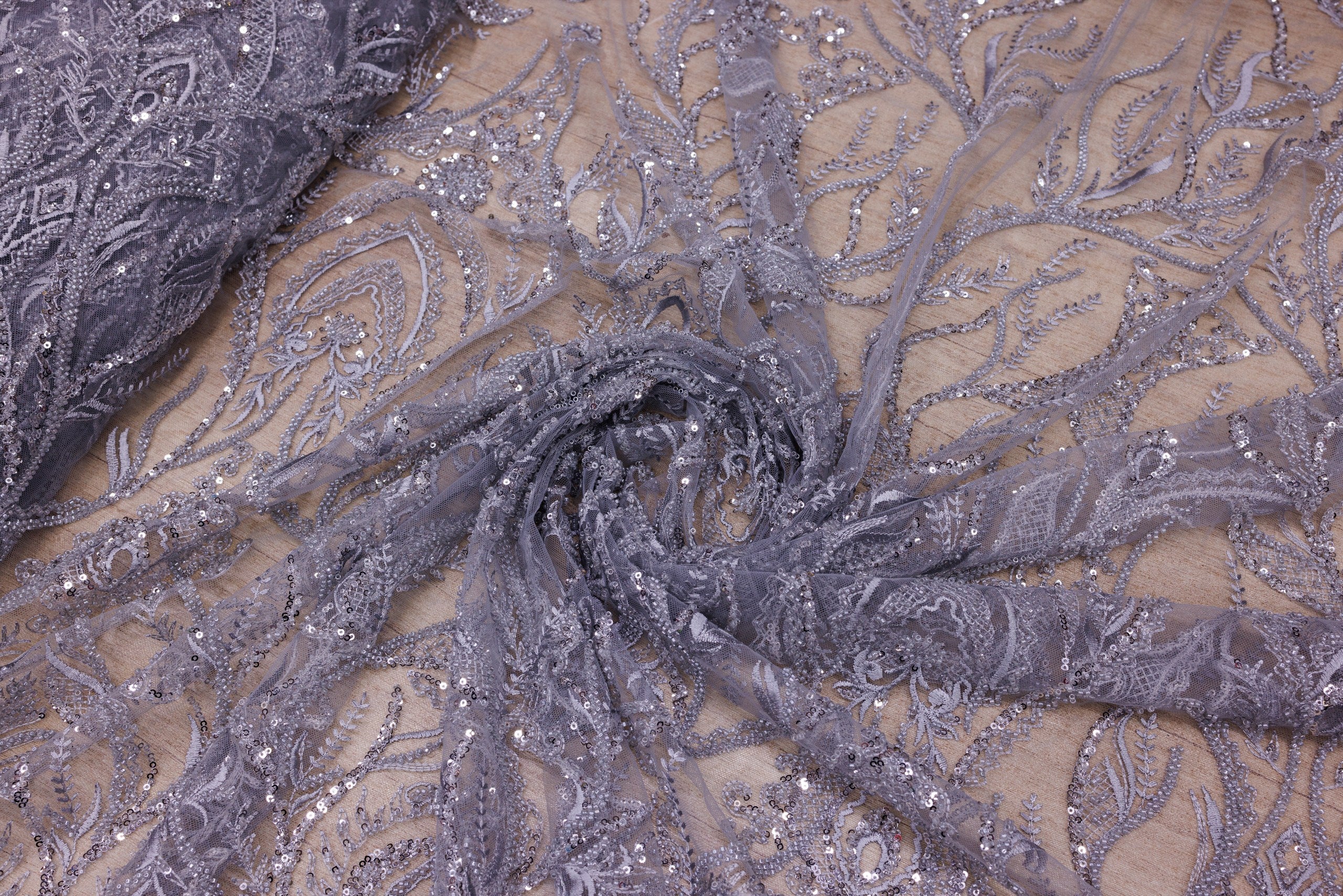 Broderie tip dantela cu perle/margele si paiete B10 - Argintiu