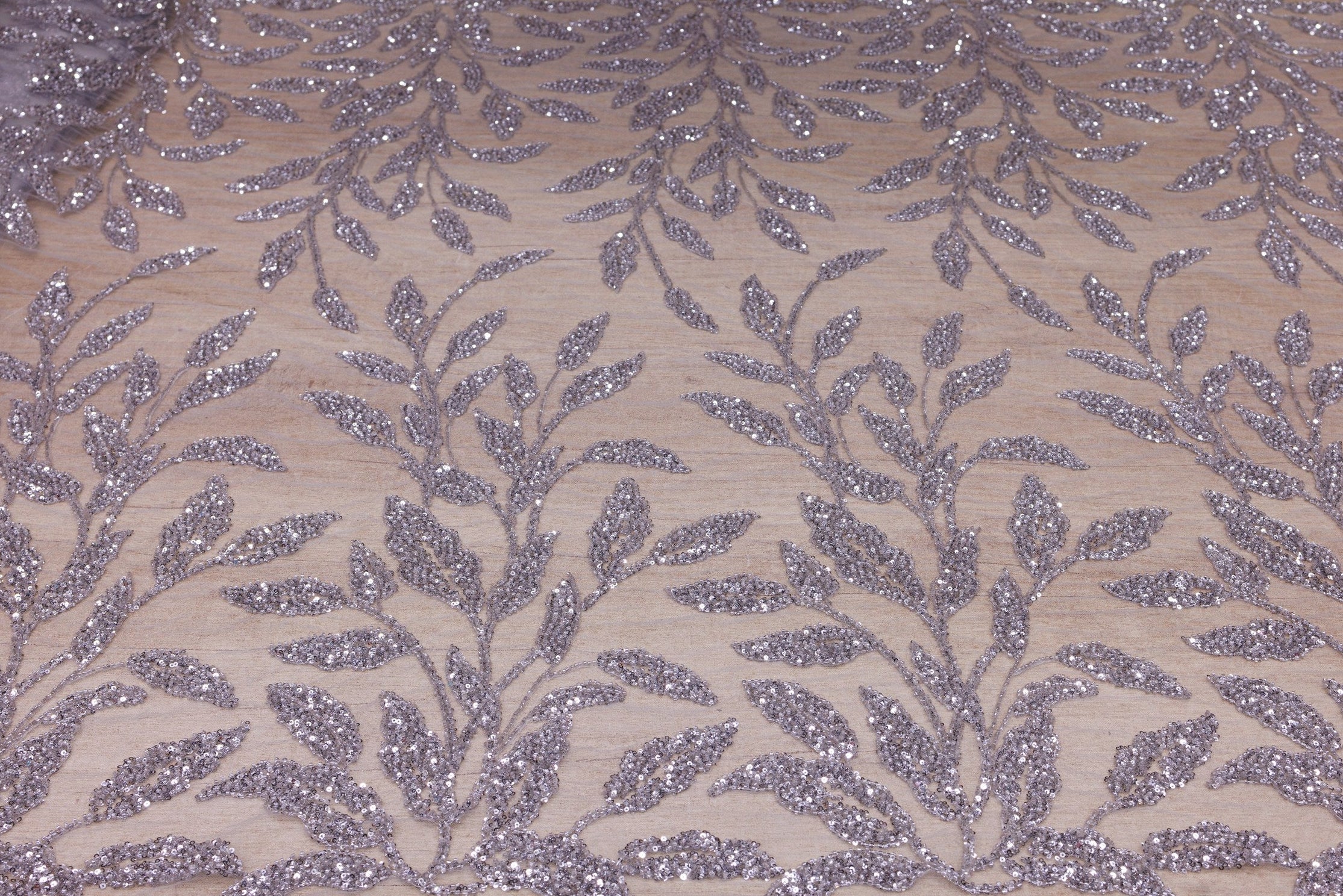 Broderie tip dantela cu perle/margele si paiete B11 - Argintiu