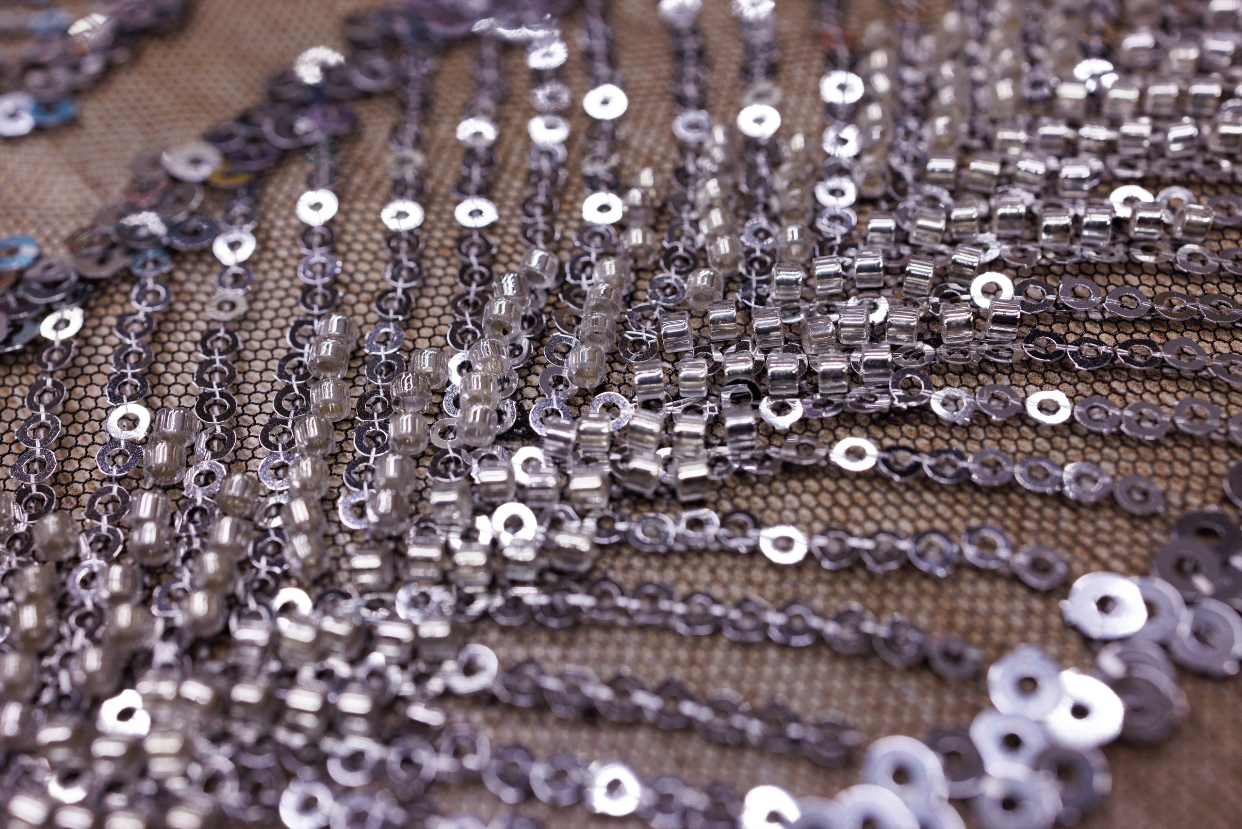 Broderie tip dantela cu perle/margele si paiete B17 - Argintiu