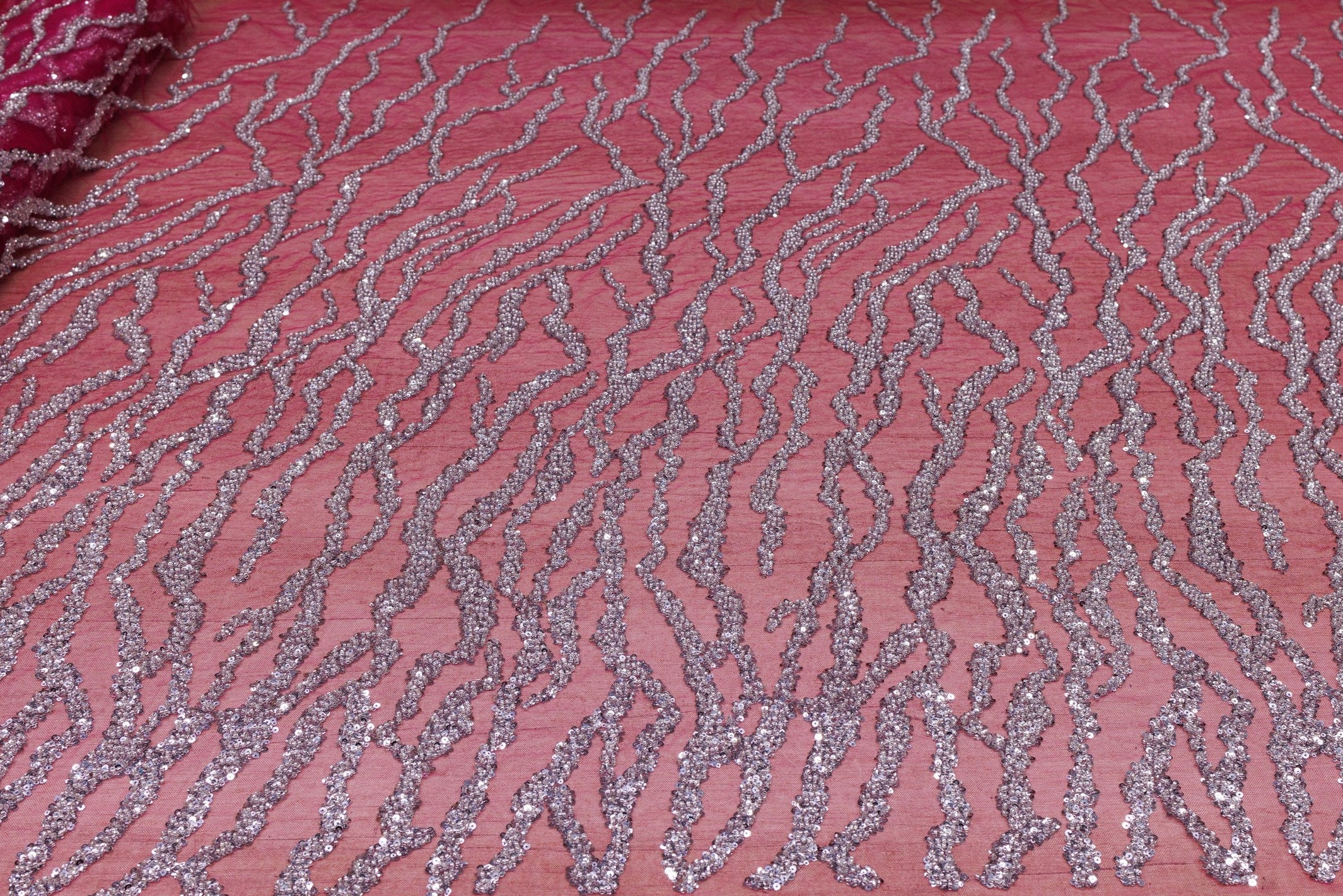 Broderie tip dantela cu perle/margele si paiete B18 - Roz Fucsia