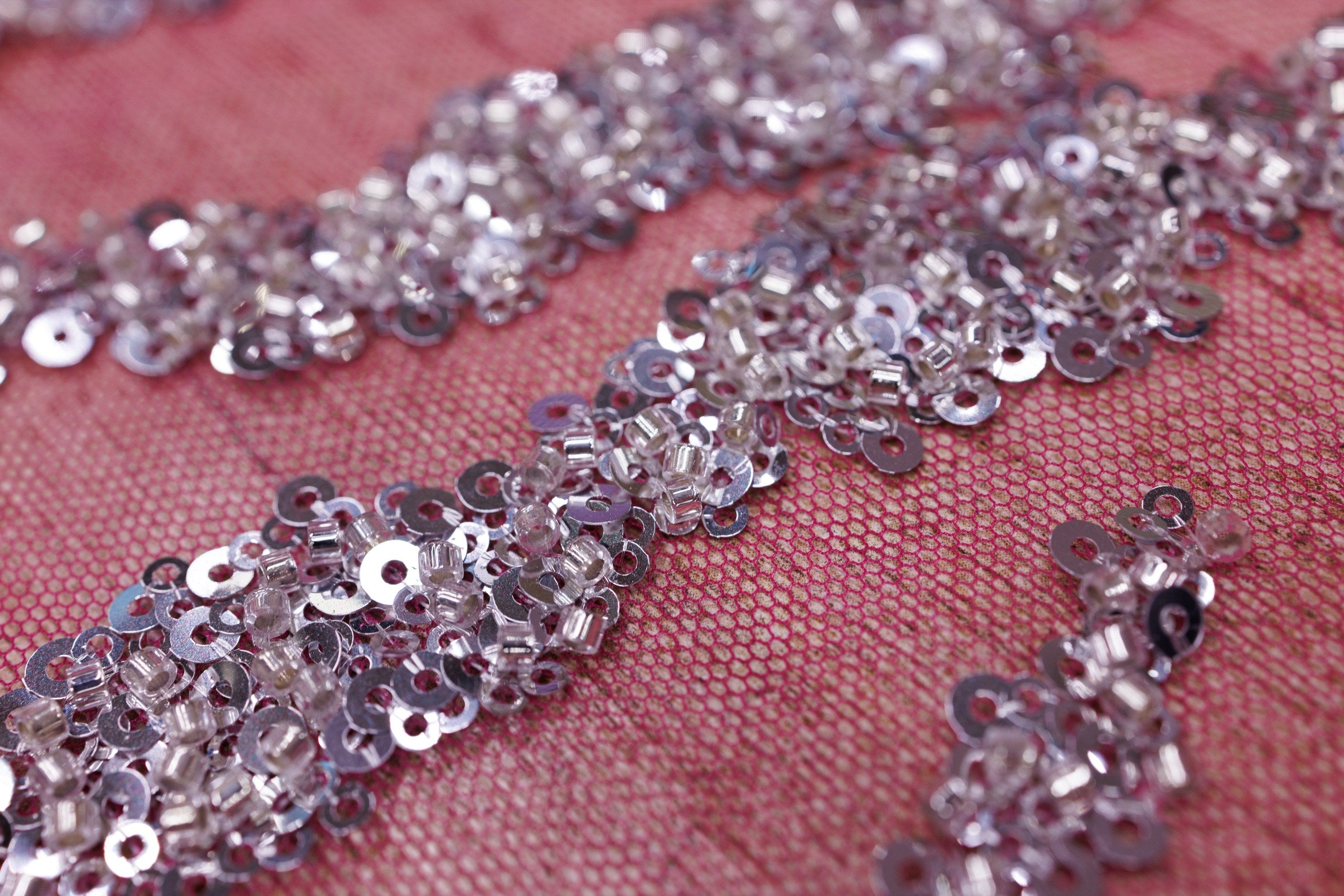 Broderie tip dantela cu perle/margele si paiete B18 - Roz Fucsia