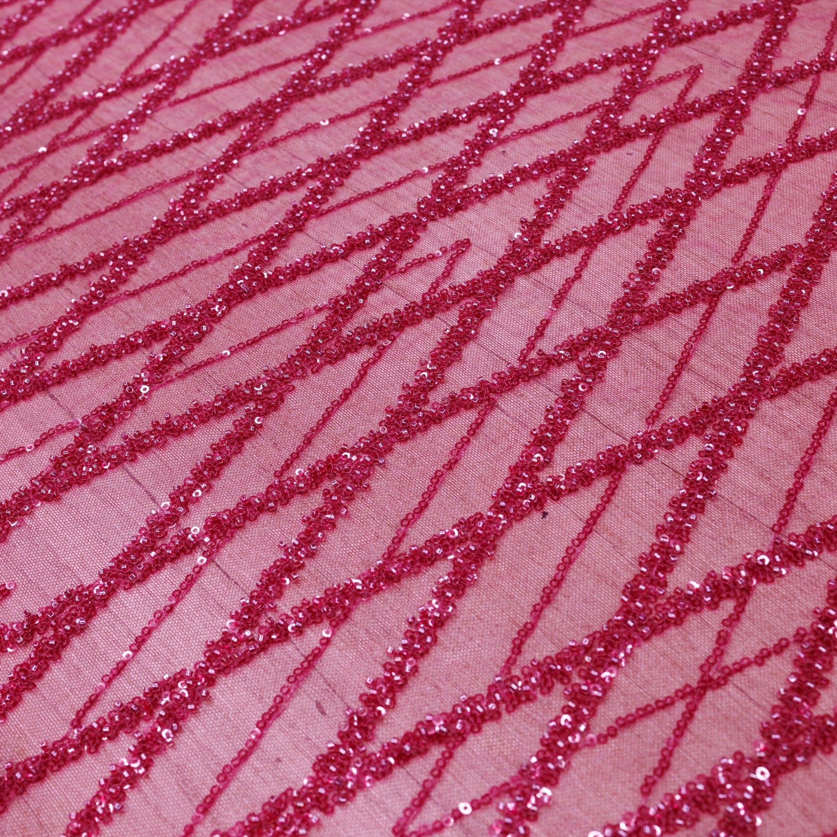 Broderie tip dantela cu perle/margele si paiete B19 - Roz Fucsia