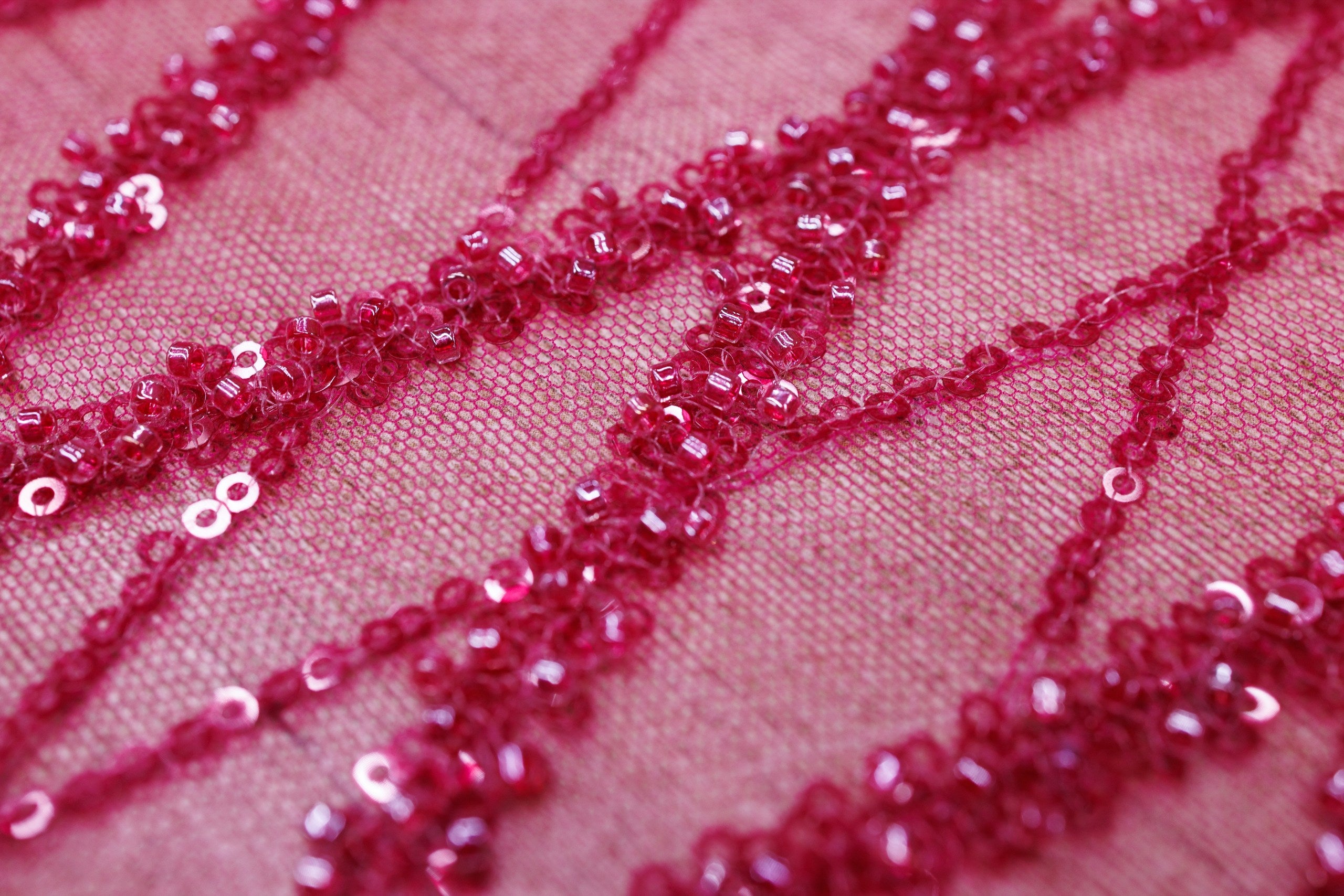 Broderie tip dantela cu perle/margele si paiete B19 - Roz Fucsia