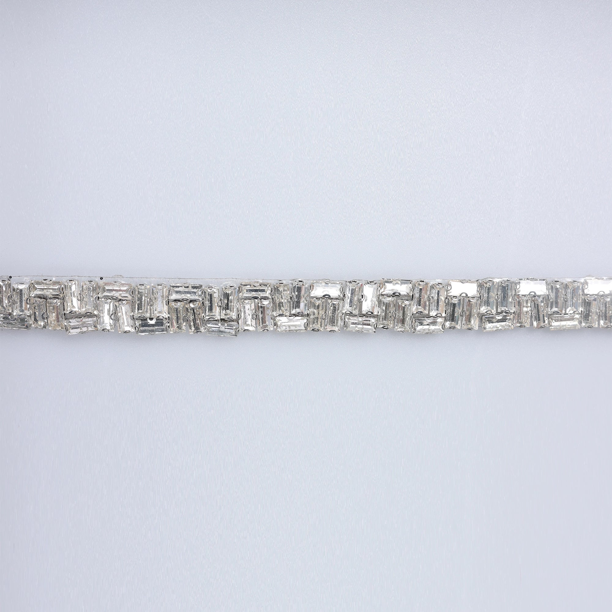 Banda cu strasuri M33 - Ahura