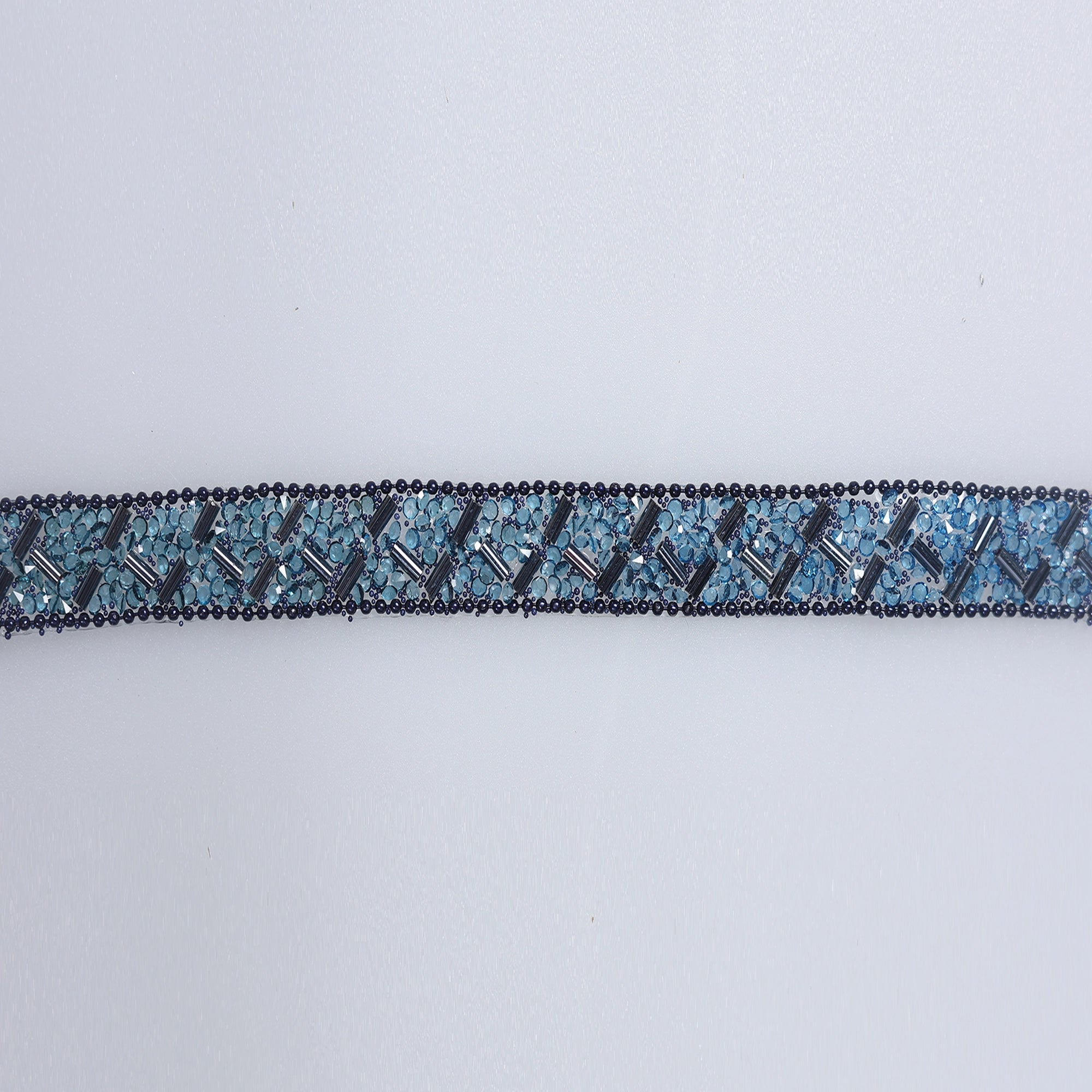 Aplicatii cu strasuri M331 - Ahura