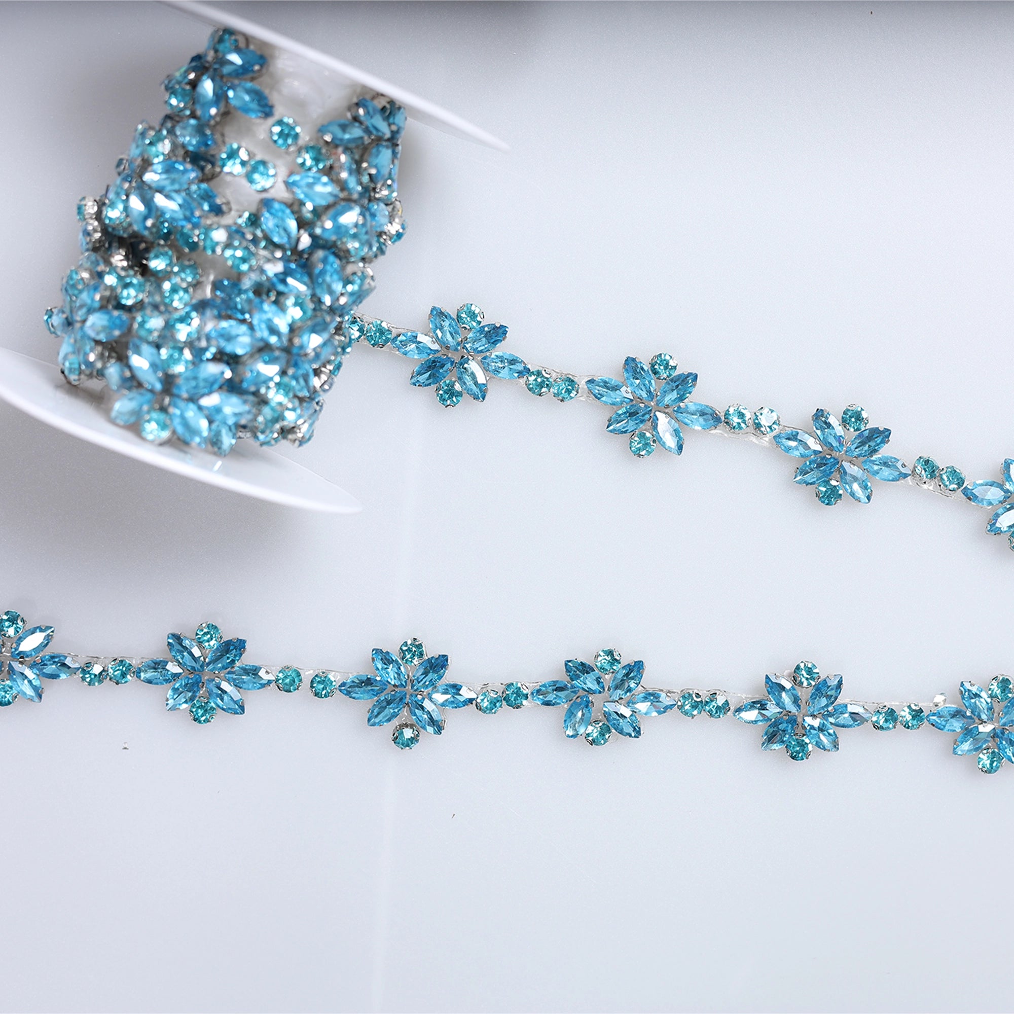 Banda cu strasuri M15 - Ahura