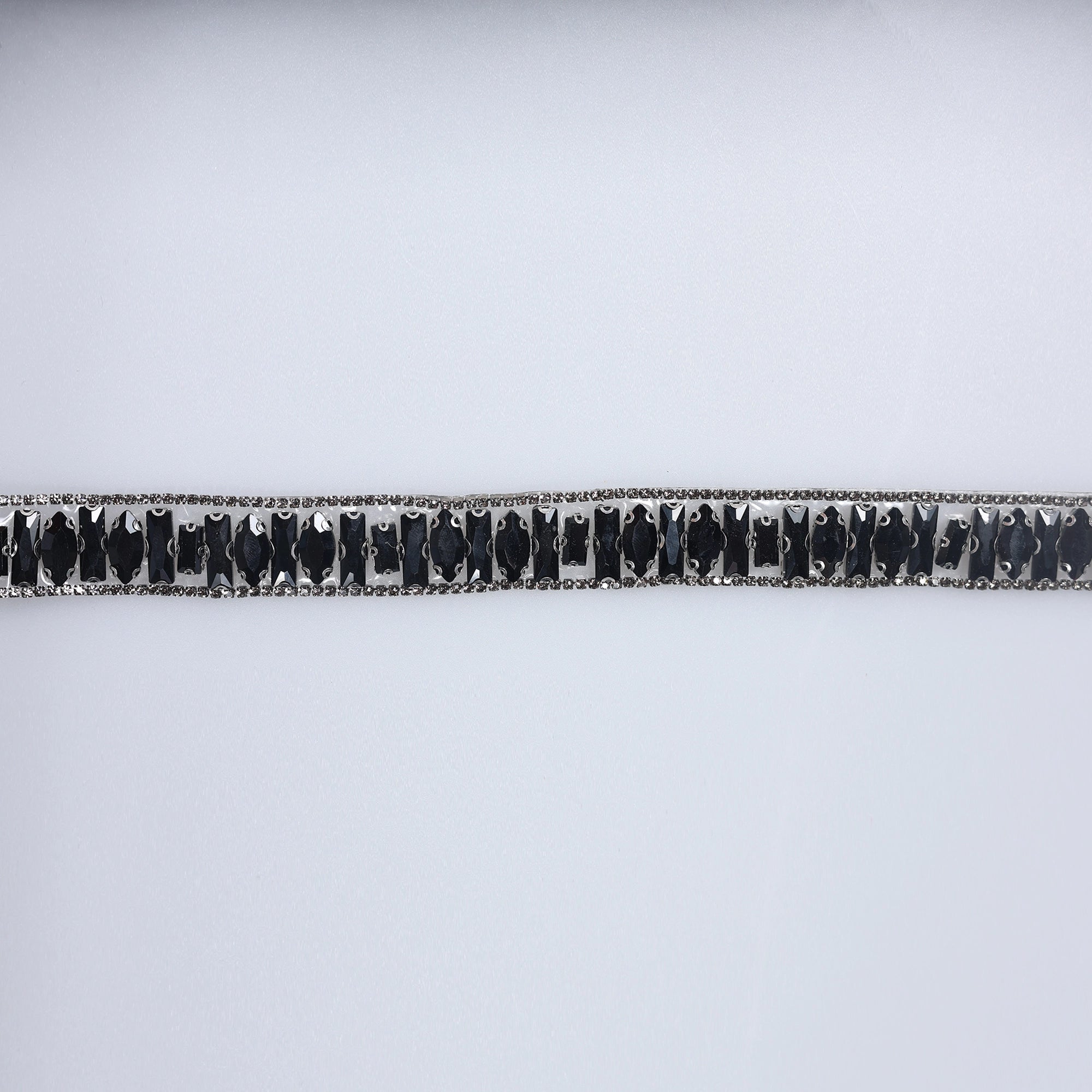 Banda cu strasuri M35 - Ahura