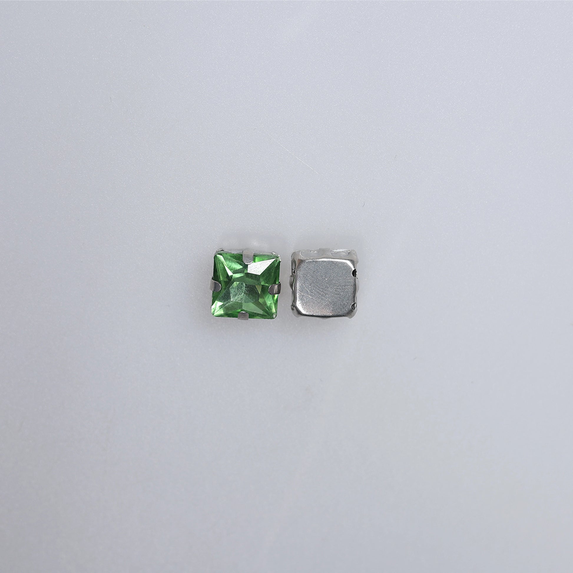 Piatră pentru cusut tip lacrimă 1x1 cm - Ahura