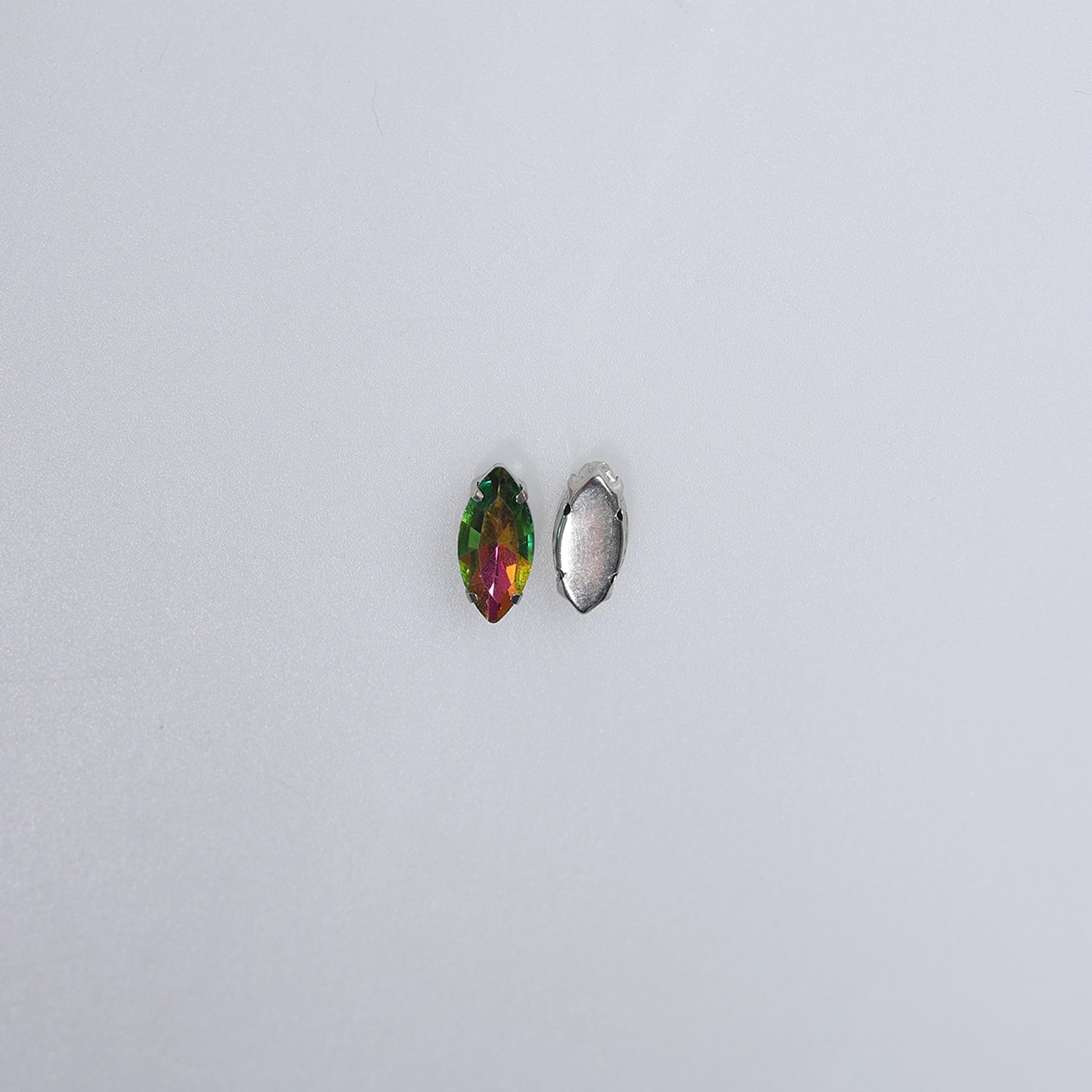 Piatră pentru cusut tip lacrimă 1.5x0.7 cm - Ahura
