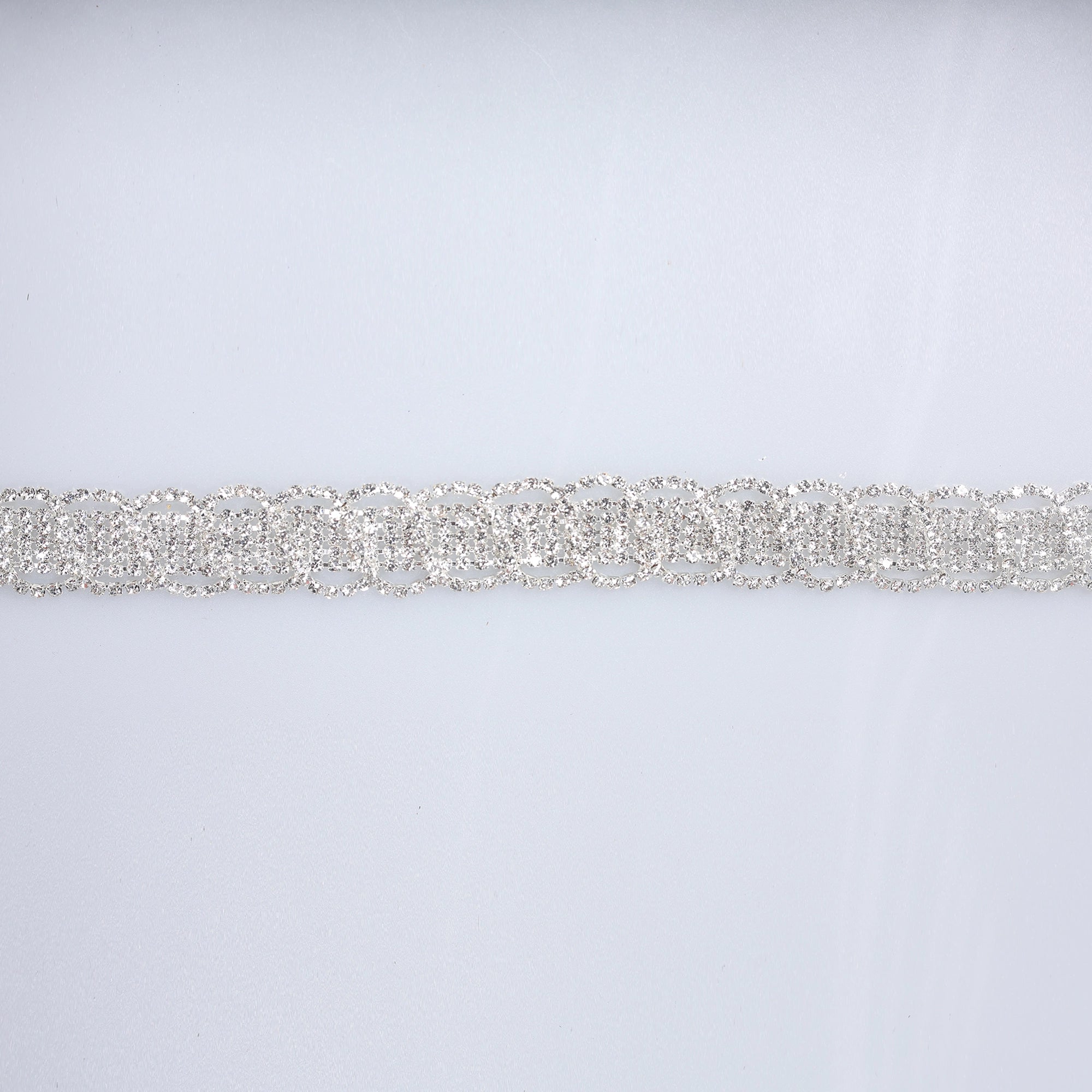 Banda cu strasuri M136 - Ahura