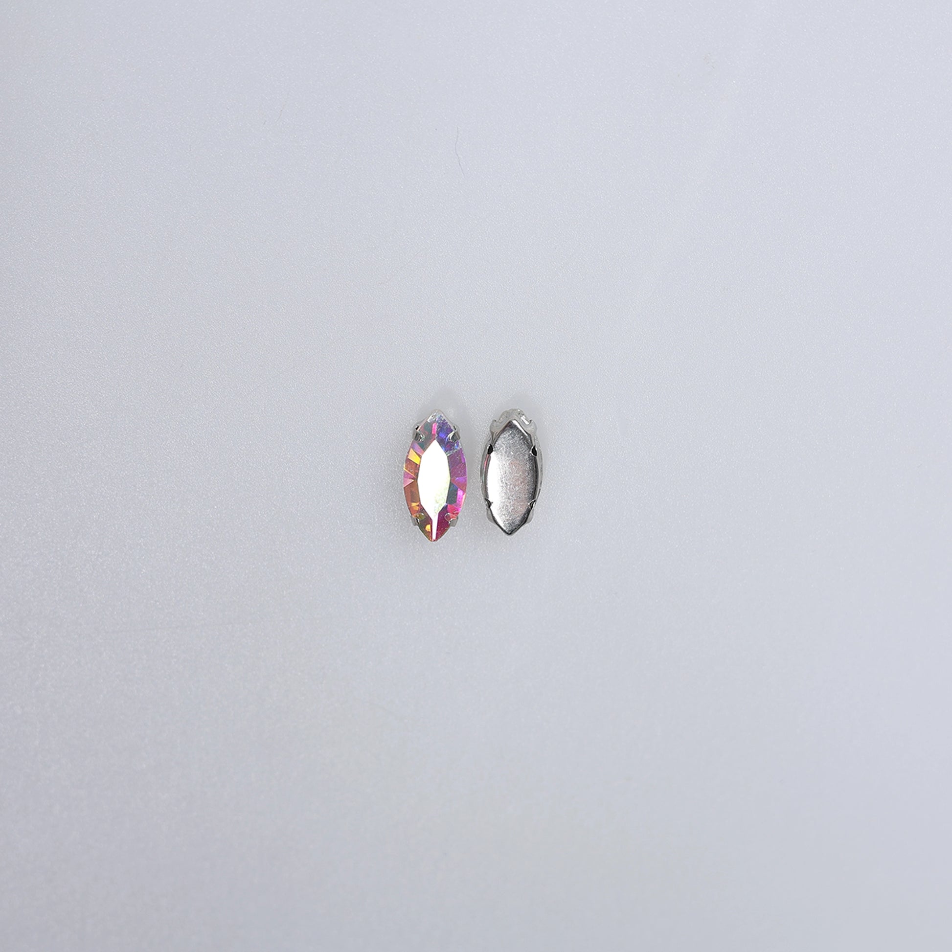 Piatră pentru cusut tip lacrimă 1.5x0.7 cm - Ahura