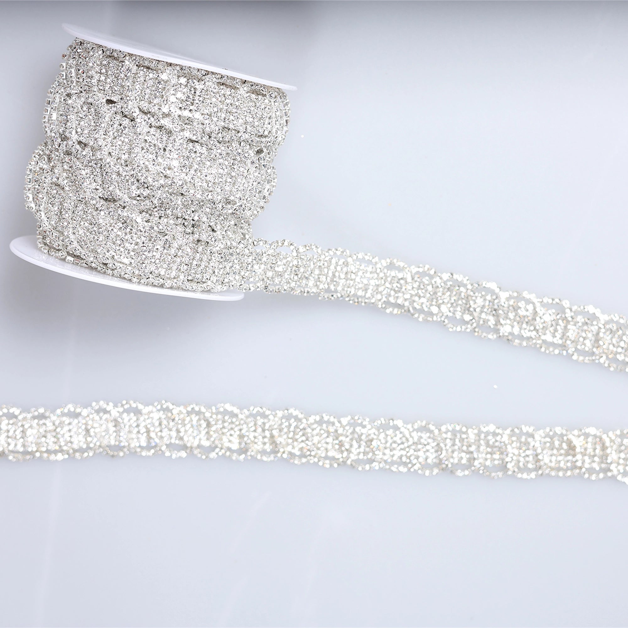 Banda cu strasuri M136 - Ahura