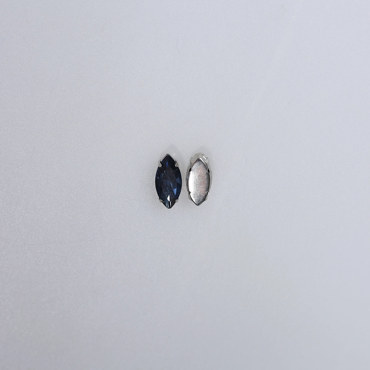 Piatră pentru cusut tip lacrimă 1.5x0.7 cm - Ahura
