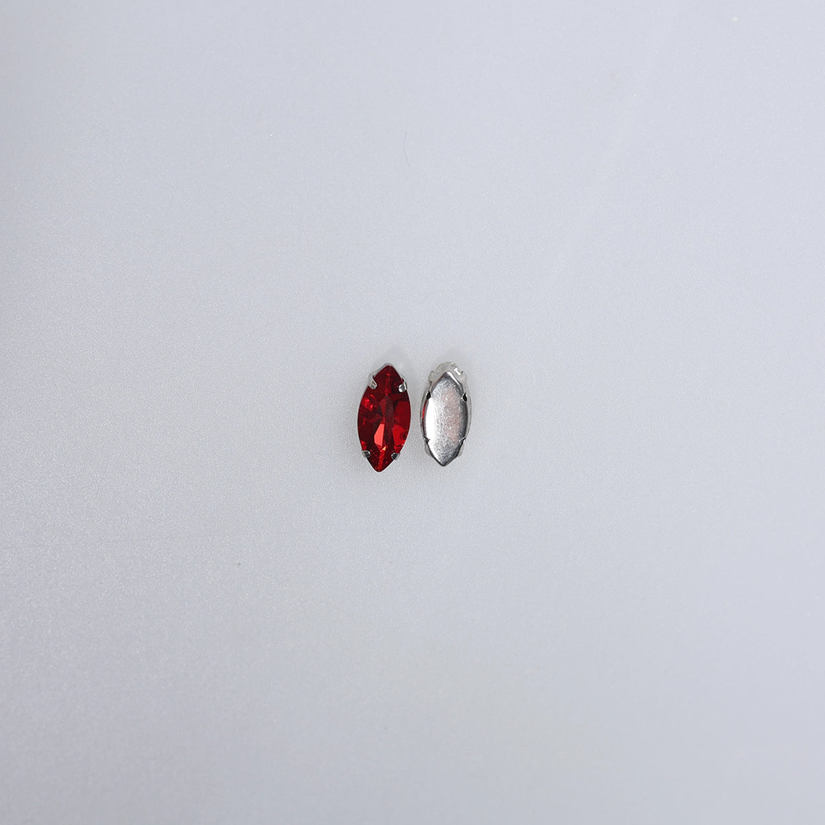Piatră pentru cusut tip lacrimă 1.5x0.7 cm - Ahura