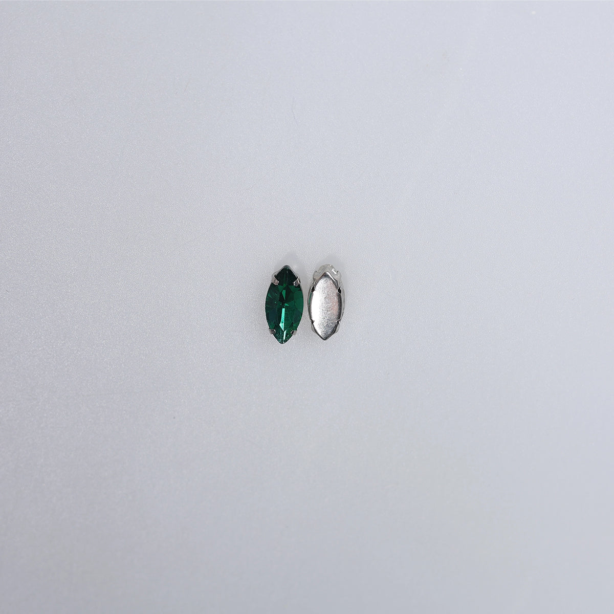Piatră pentru cusut tip lacrimă 1.5x0.7 cm - Ahura