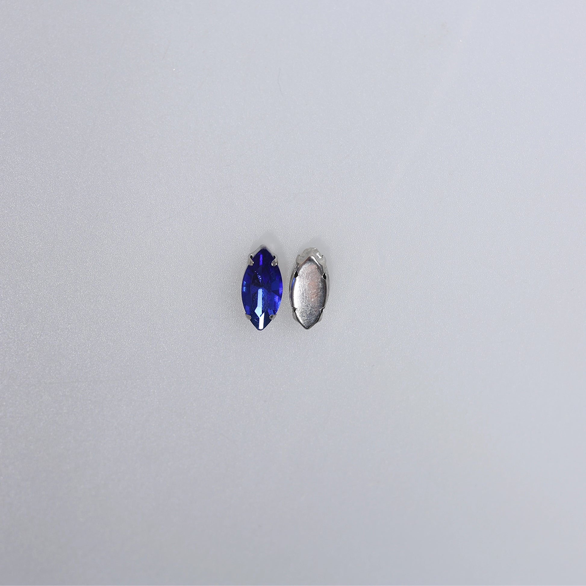 Piatră pentru cusut tip lacrimă 1.5x0.7 cm - Ahura