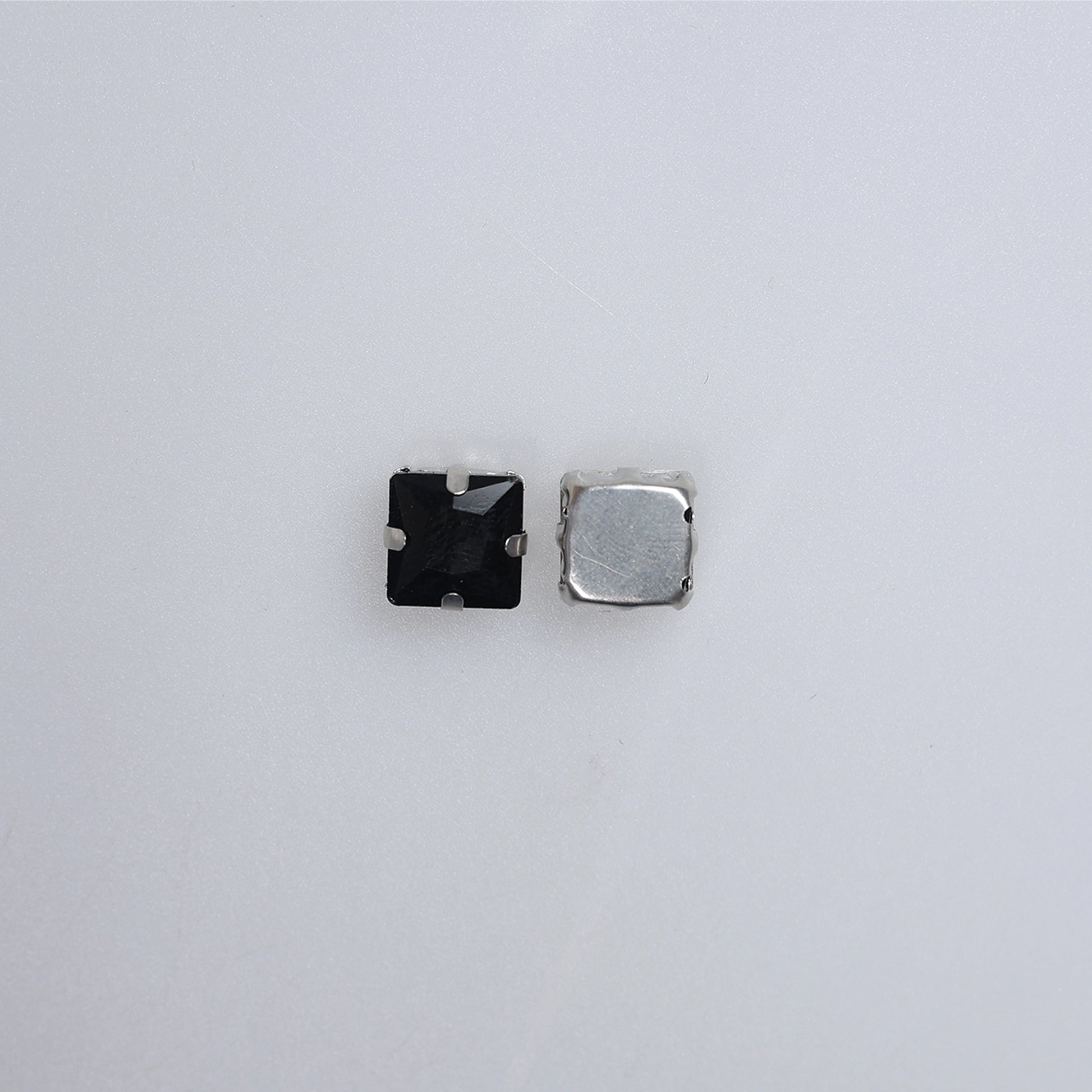 Piatră pentru cusut tip lacrimă 1x1 cm - Ahura