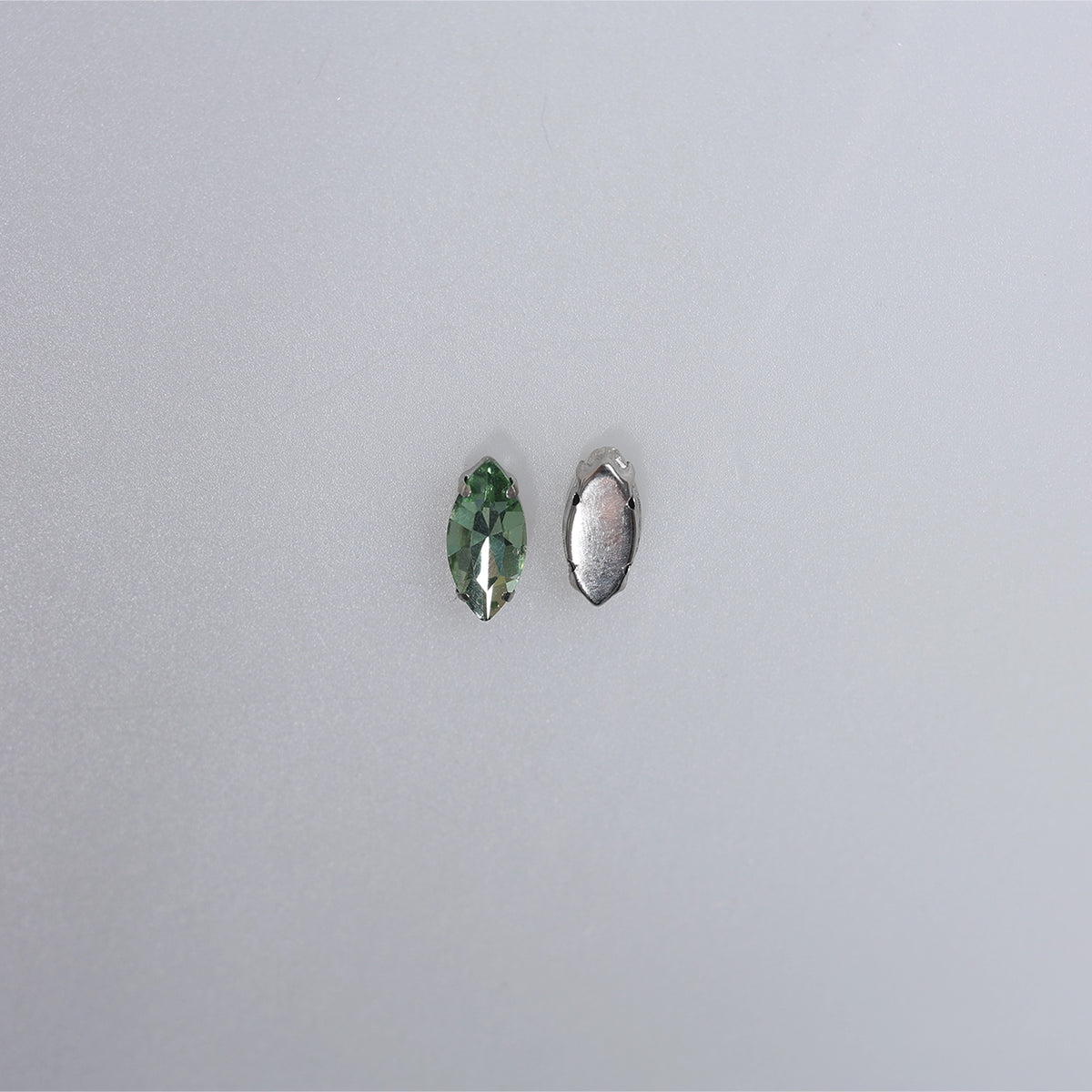 Piatră pentru cusut tip lacrimă 1.5x0.7 cm - Ahura