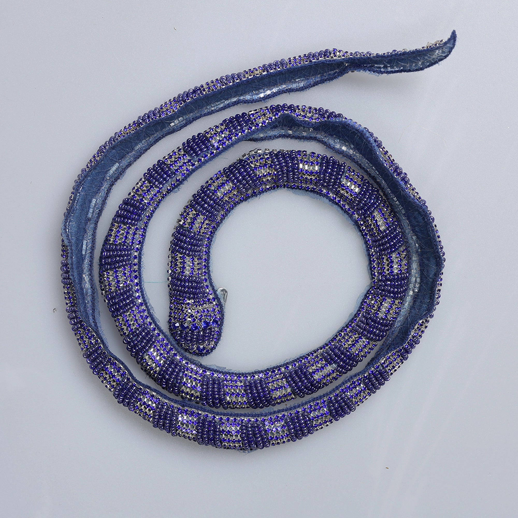 Aplicatii cu strasuri M12 - Ahura