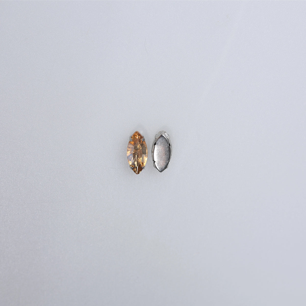 Piatră pentru cusut tip lacrimă 1.5x0.7 cm - Ahura
