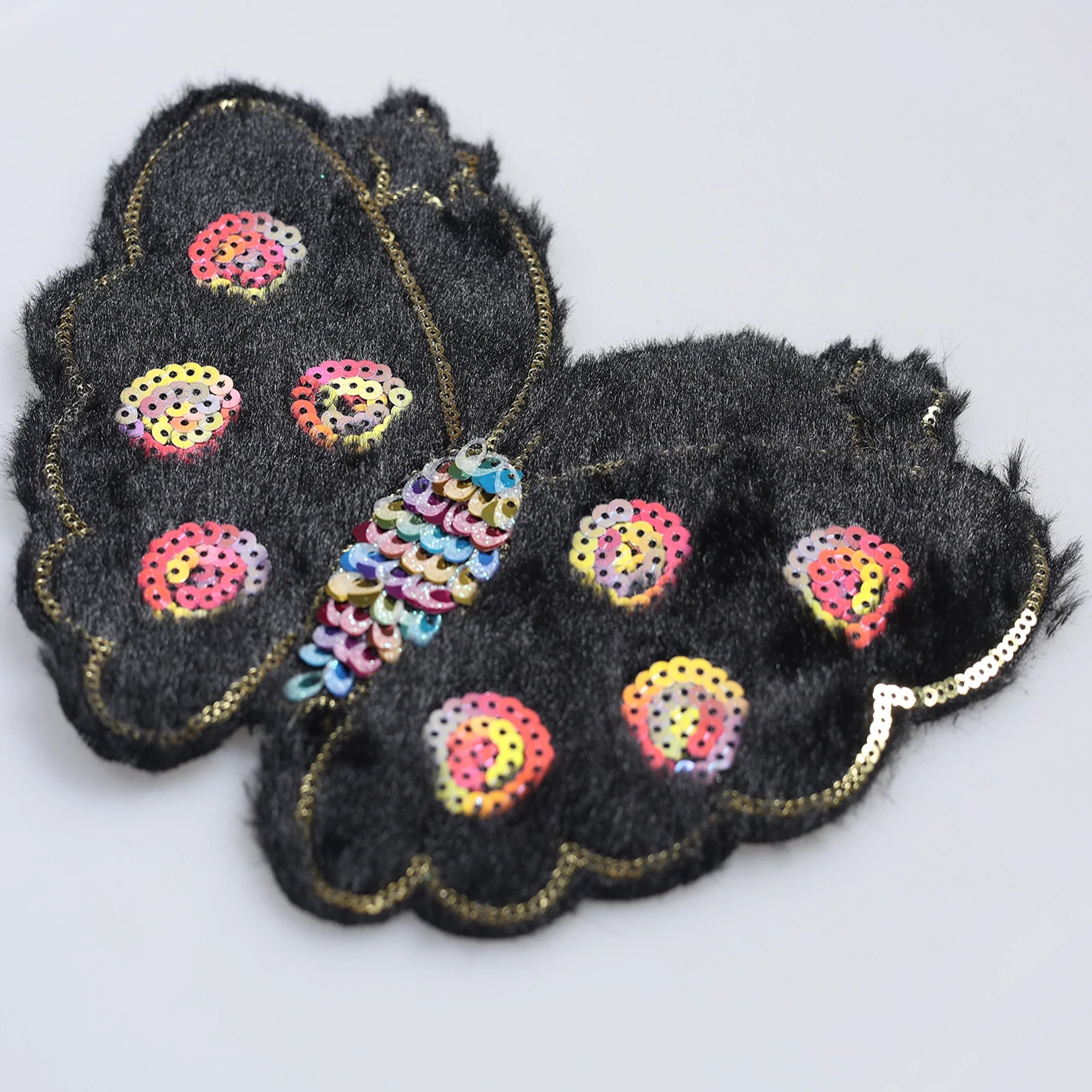 Aplicații Textile Decorative – 68 Modele