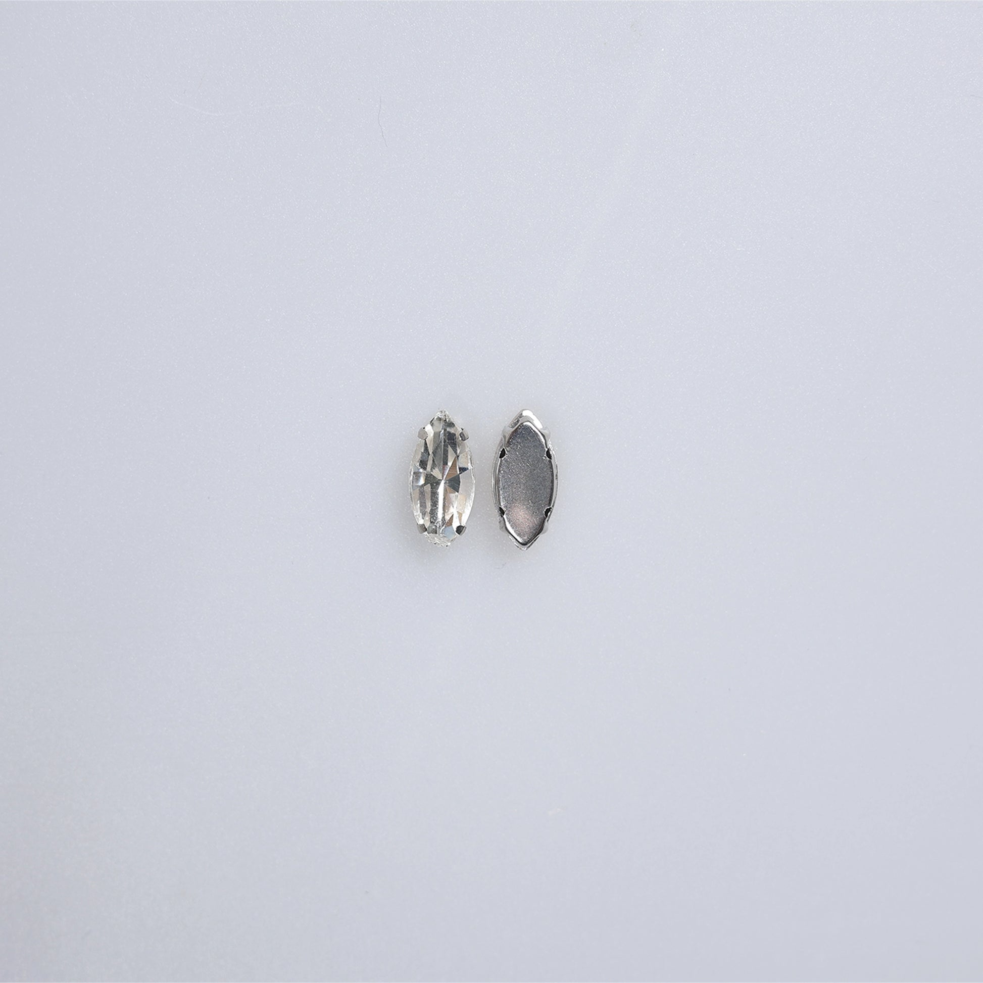 Piatră pentru cusut tip lacrimă 1.5x0.7 cm - Ahura