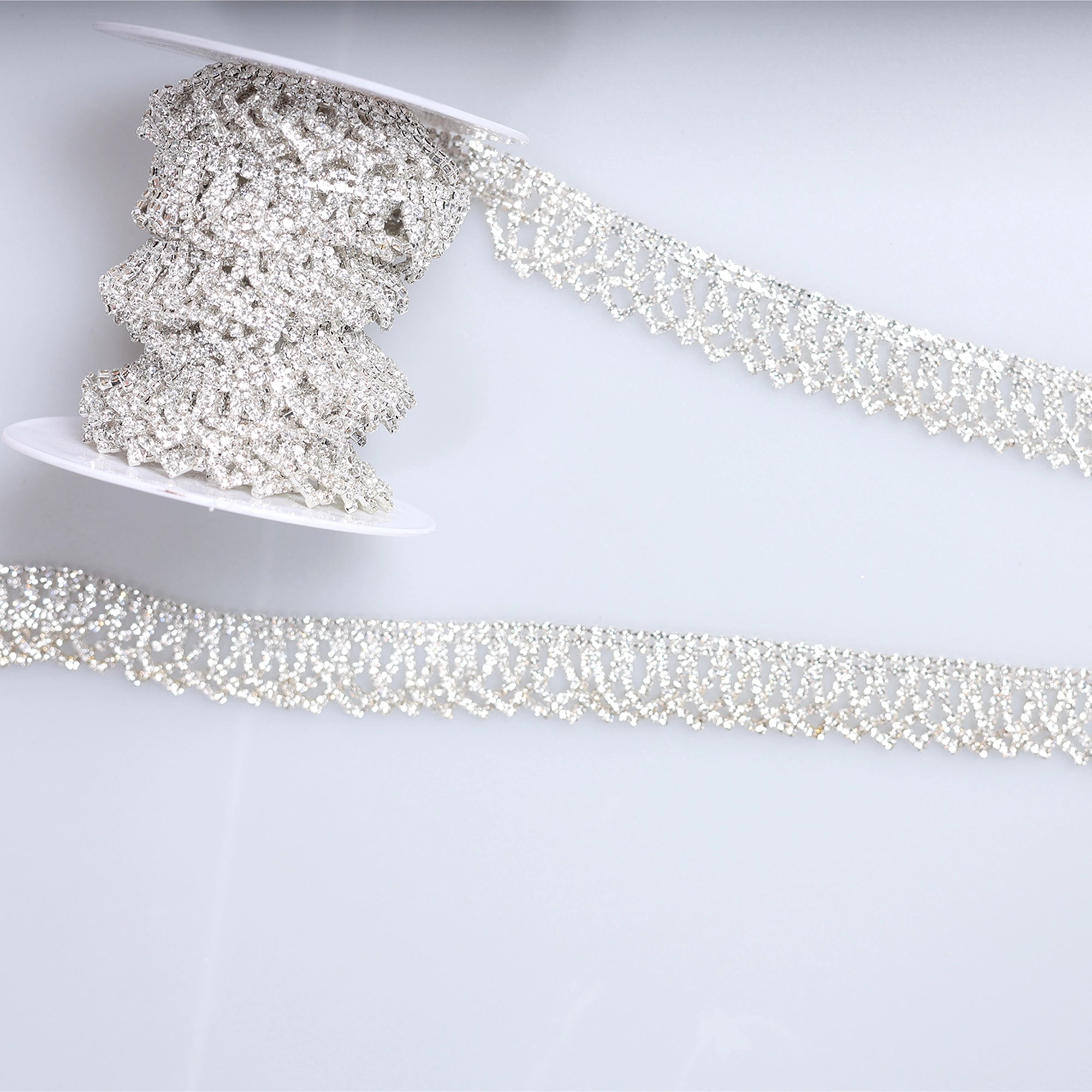 Banda cu strasuri M72 - Ahura