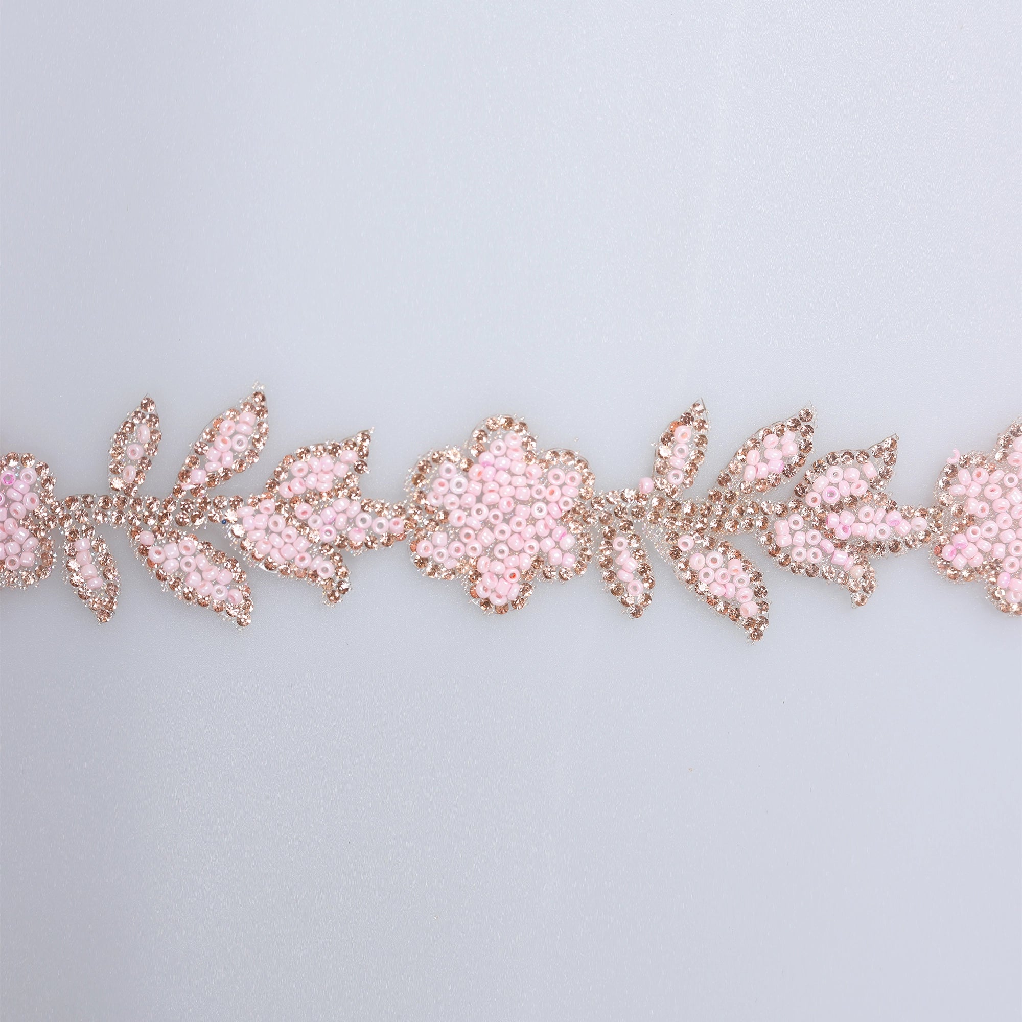 Aplicatii cu strasuri M342 - Ahura