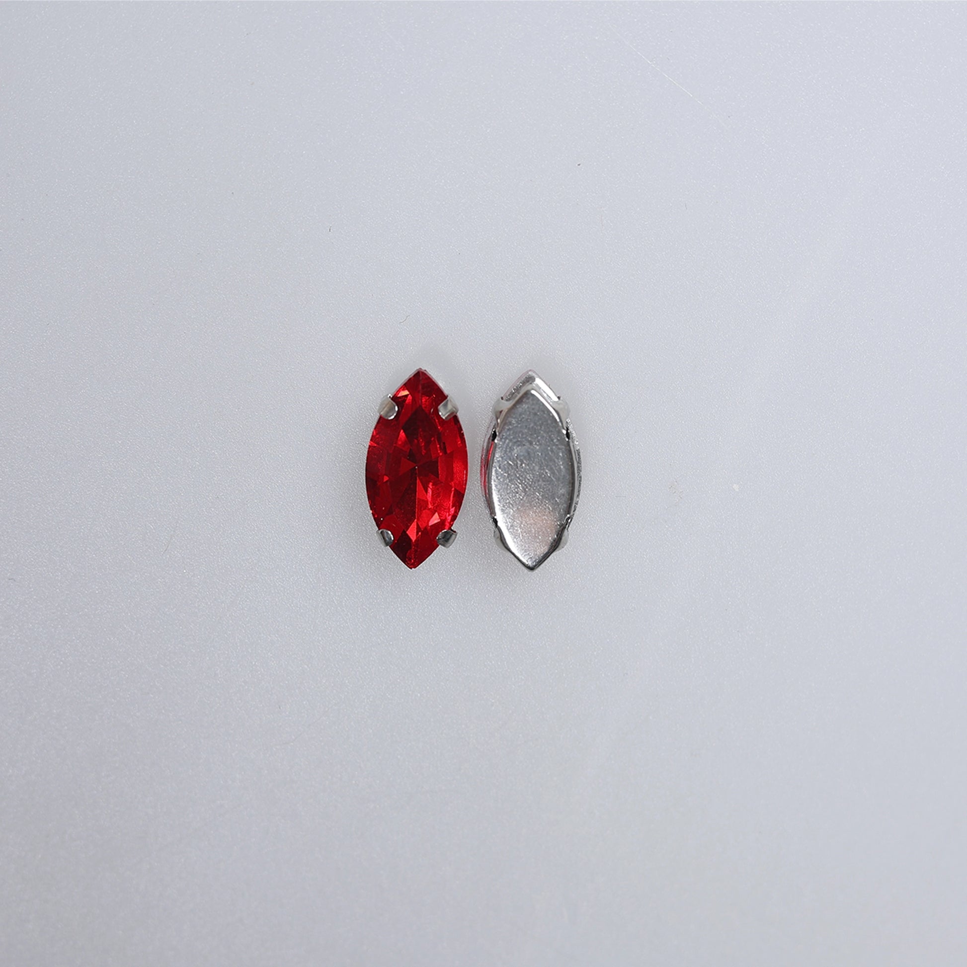 Piatră pentru cusut tip lacrimă 0.9x1.8 cm - Ahura