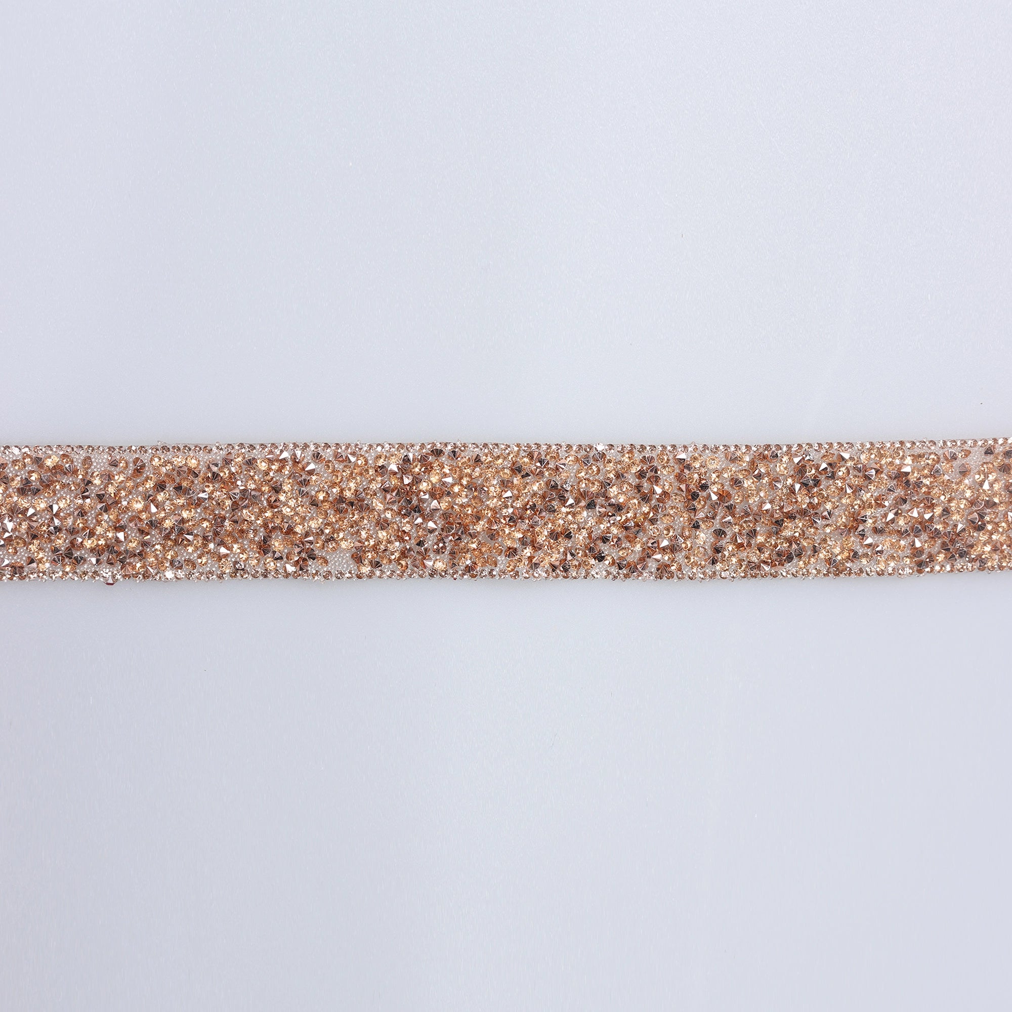 Aplicatii cu strasuri M413 - Ahura