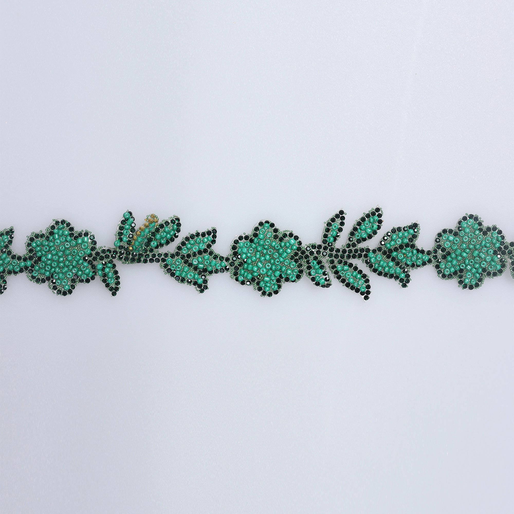 Aplicatii cu strasuri M345 - Ahura